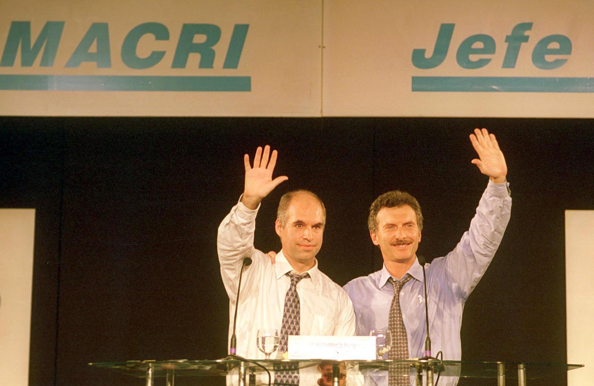 2003. Lanzado como candidato a jefe de Gobierno por el partido Compromiso Para el Cambio (predecesor del PRO), presentó en un acto en Obras Sanitarias a Horacio Rodríguez Larreta como su compañero de fórmula.