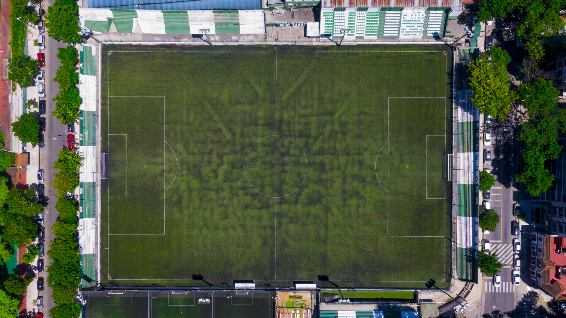 “Estadio de Excursionistas”, recinto del equipo de Primera C que cuenta con césped sintético