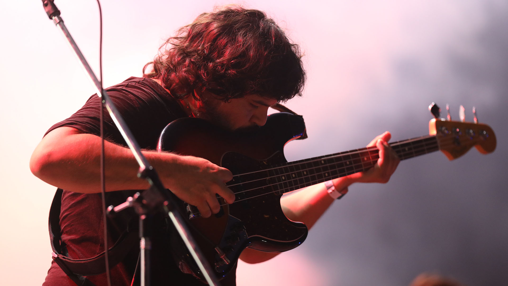 Santiago Barrionuevo, bajista y cantante de El mató a un policía motorizado. La banda surgida en La Plata sigue conquistando a las grandes audiencias del rock local (Mario Sar)