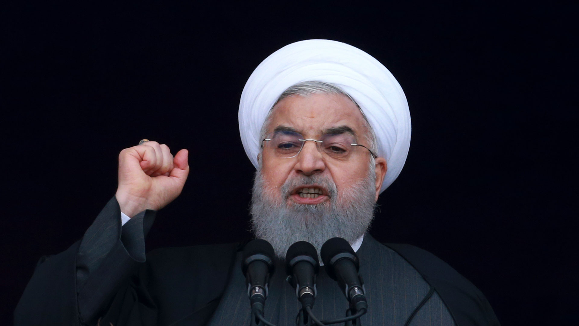 Rohani apuntó contra EEUU durante un acto por los 40 años de la Revolución islámica (AP)