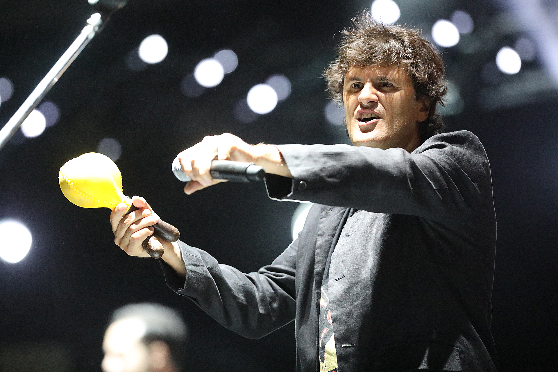Andrés Ciro estuvo una vez más en el festival, al frente de Los Persas. Su histrionismo fue tan festejado como las canciones de su banda y las de Los Piojos (Mario Sar)