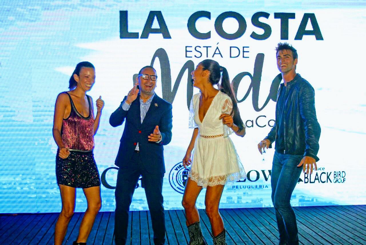 Carolina Puntonet, Fabian Medina Flores, Alexia Toumikian y Francisco Palma disfrutando el dj set de Lefrak