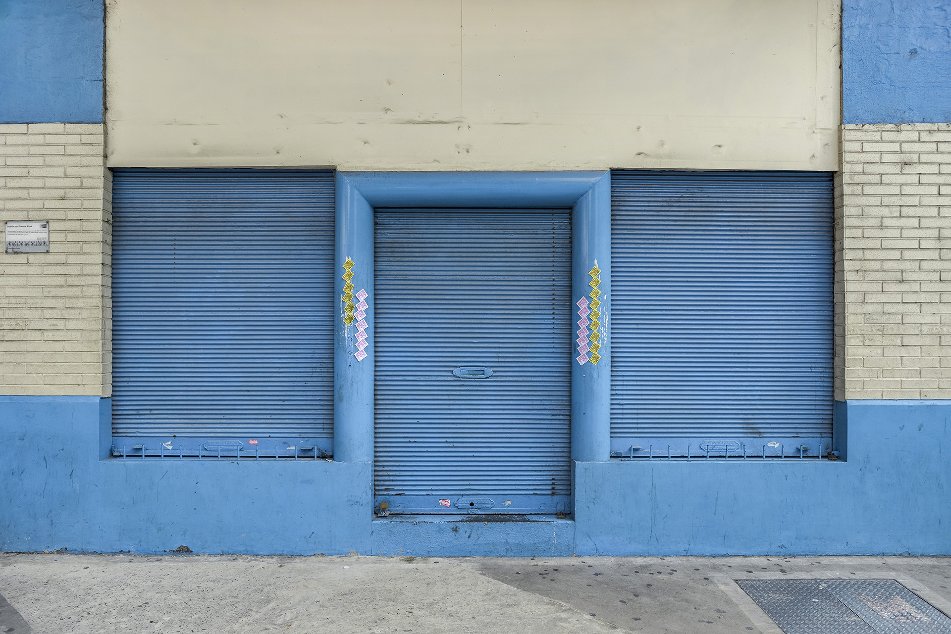 Frente en celeste y blanco (Microcentro, BA, 2018)