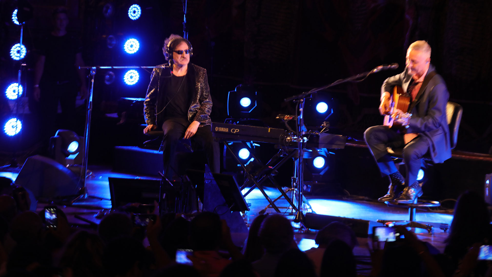 Charly junto a Pedro interpretaron “Confesiones de invierno” de Sui Géneris, provocando una gran ovación