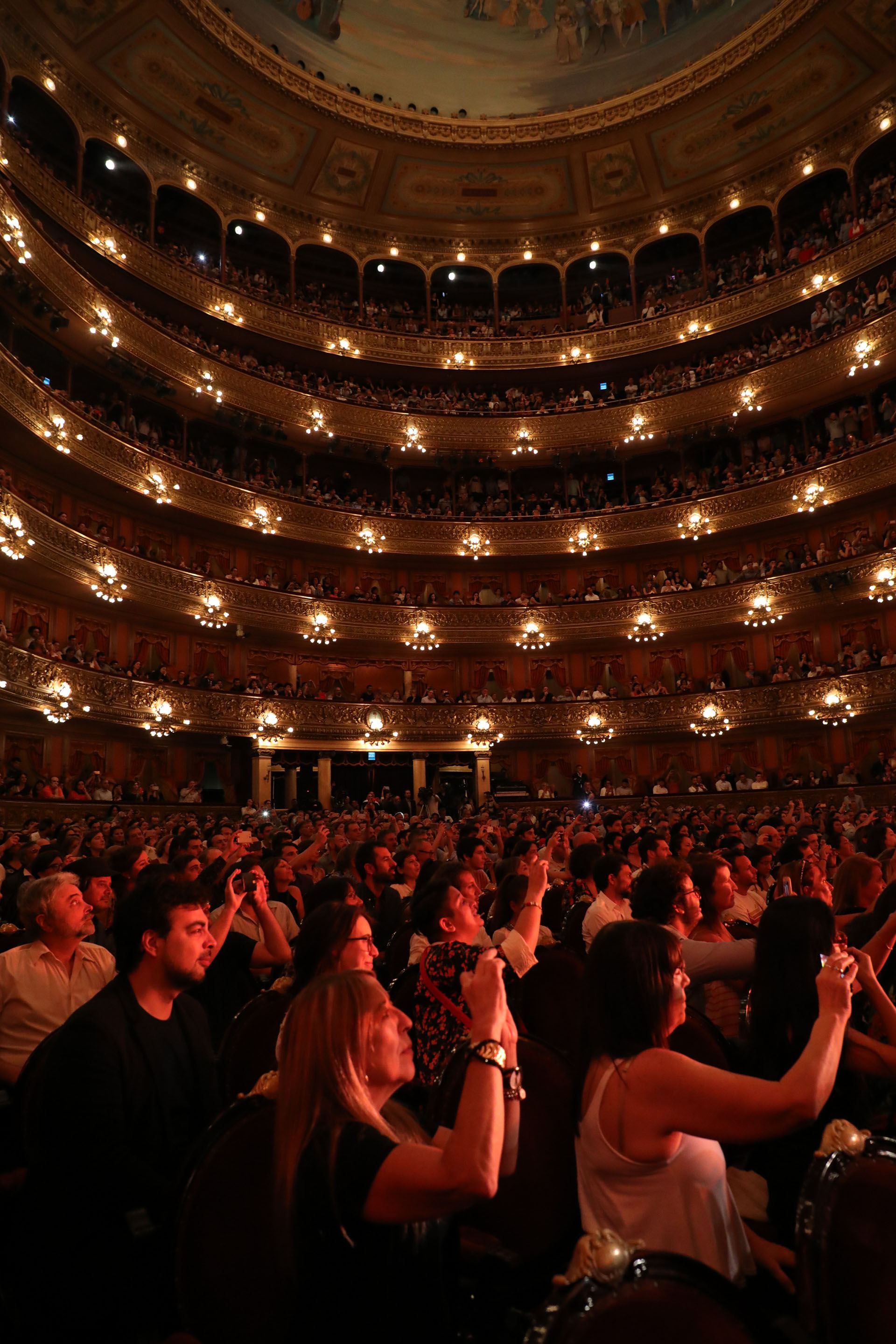 El público coreo todas las canciones de los artistas