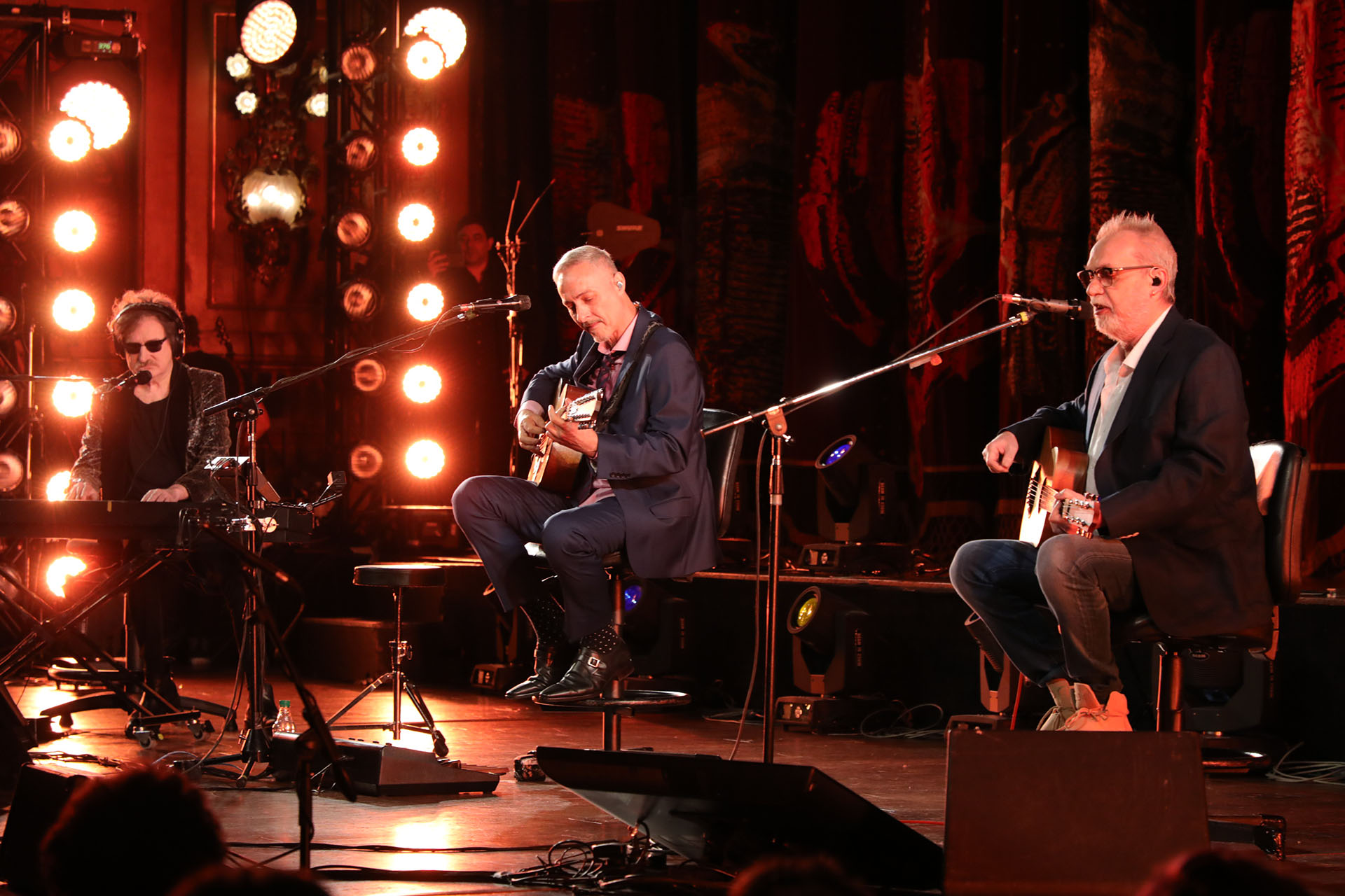 El inolvidable reencuentro de Serú Girán en el concierto de Pedro Aznar en el Teatro Colón que emocionó a todo su publico (Christian Bochichio)