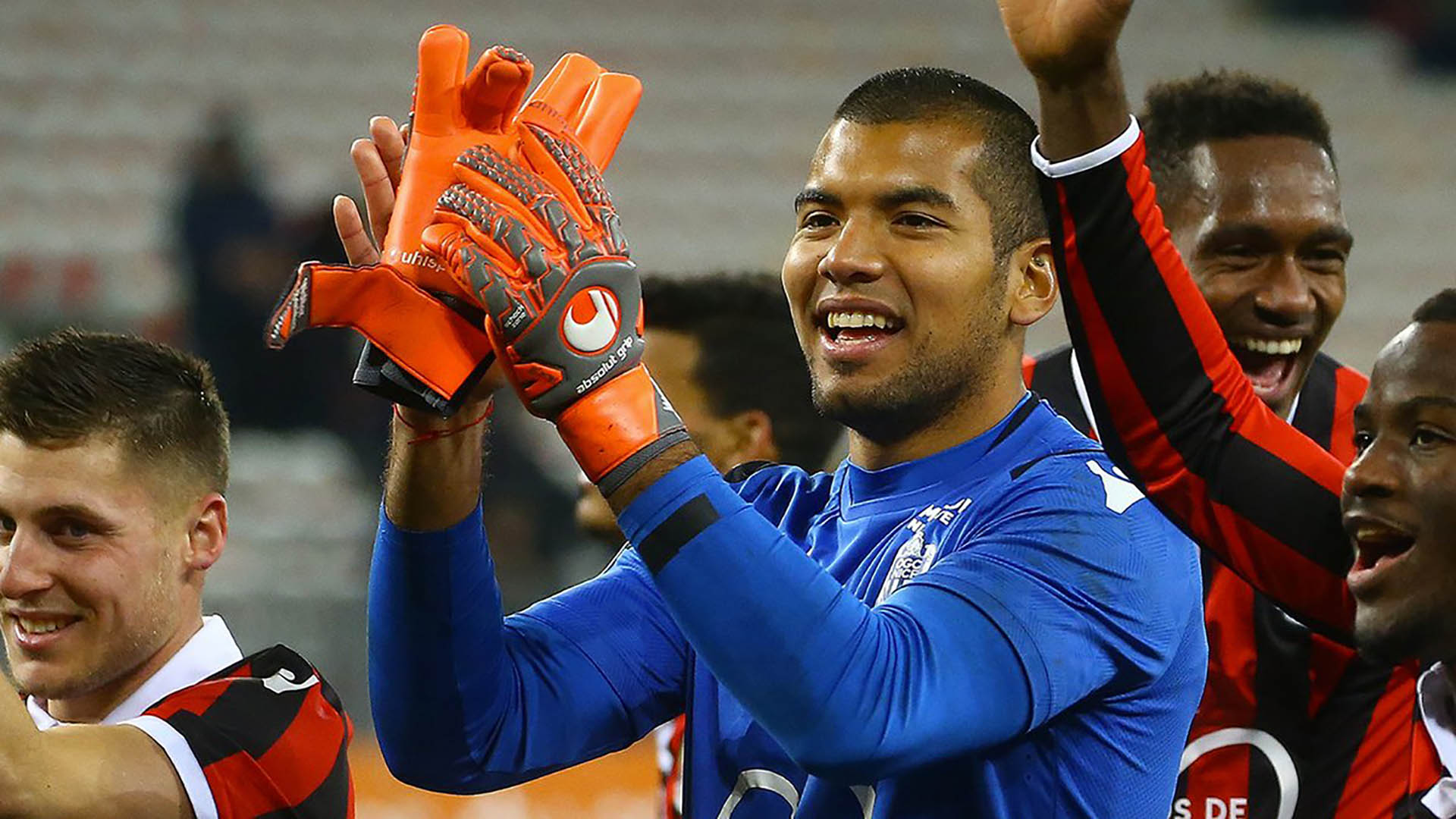 El arquero Walter Benítez podría reemplazar a Sergio Romero (@ogcnice)