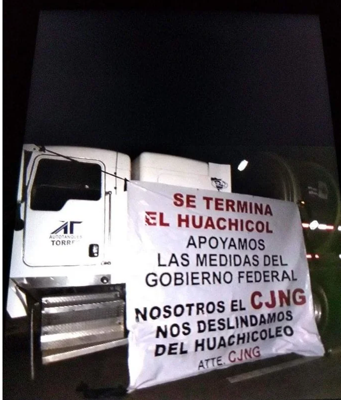 En el mensaje se declara el apoyo a las medidas del gobierno federal (Foto: Twitter @AXL_Dominatvr)