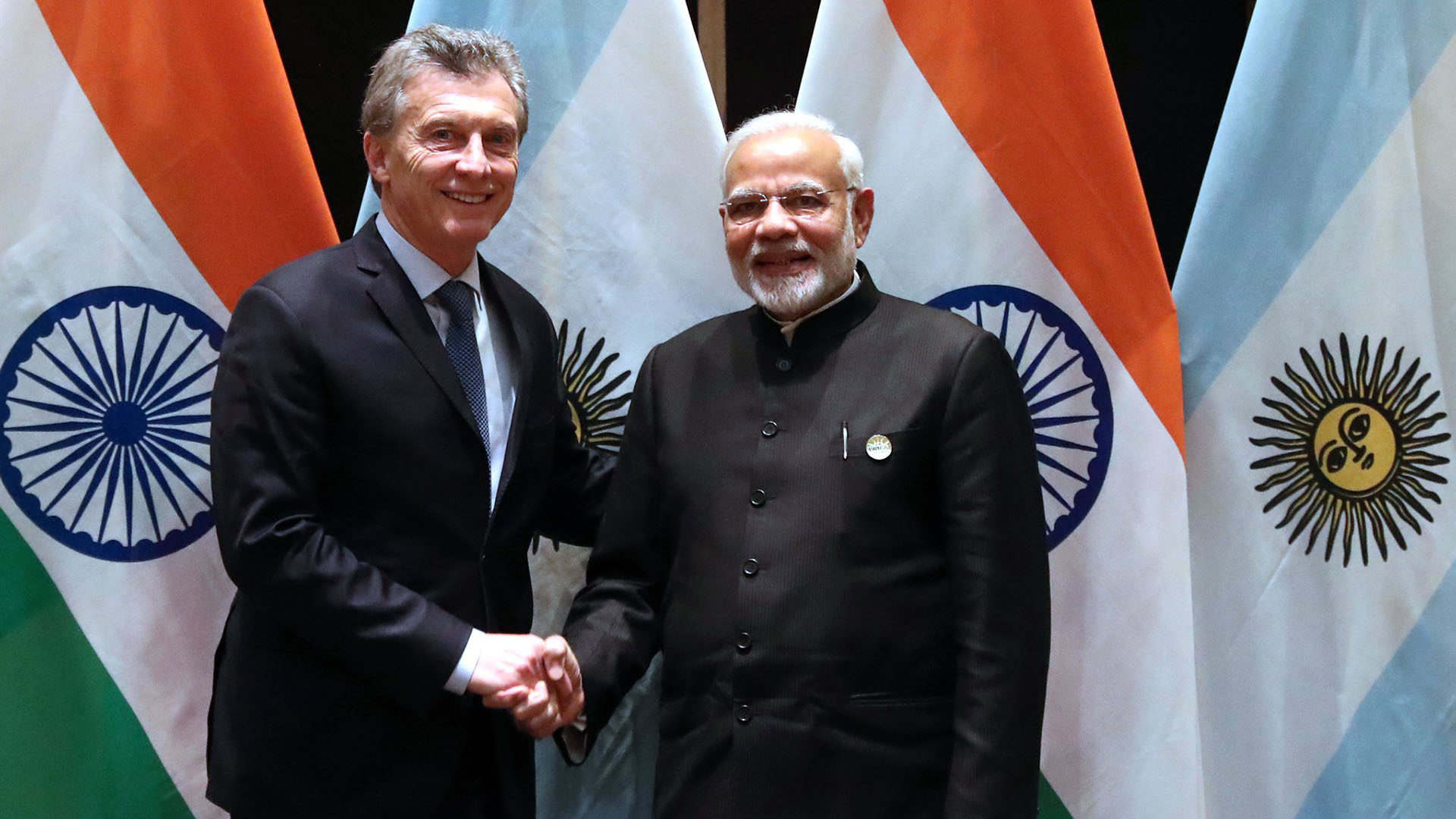 El presidente argentino ya está en la India y una vez subido al avión se desató una serie de críticas por el costo del pasaje, por unos supuestos comentarios de la vicepresidenta en el 2016 sobre el modelo indio y un sinfín de idas y vueltas que cansan porque no construyen nada.