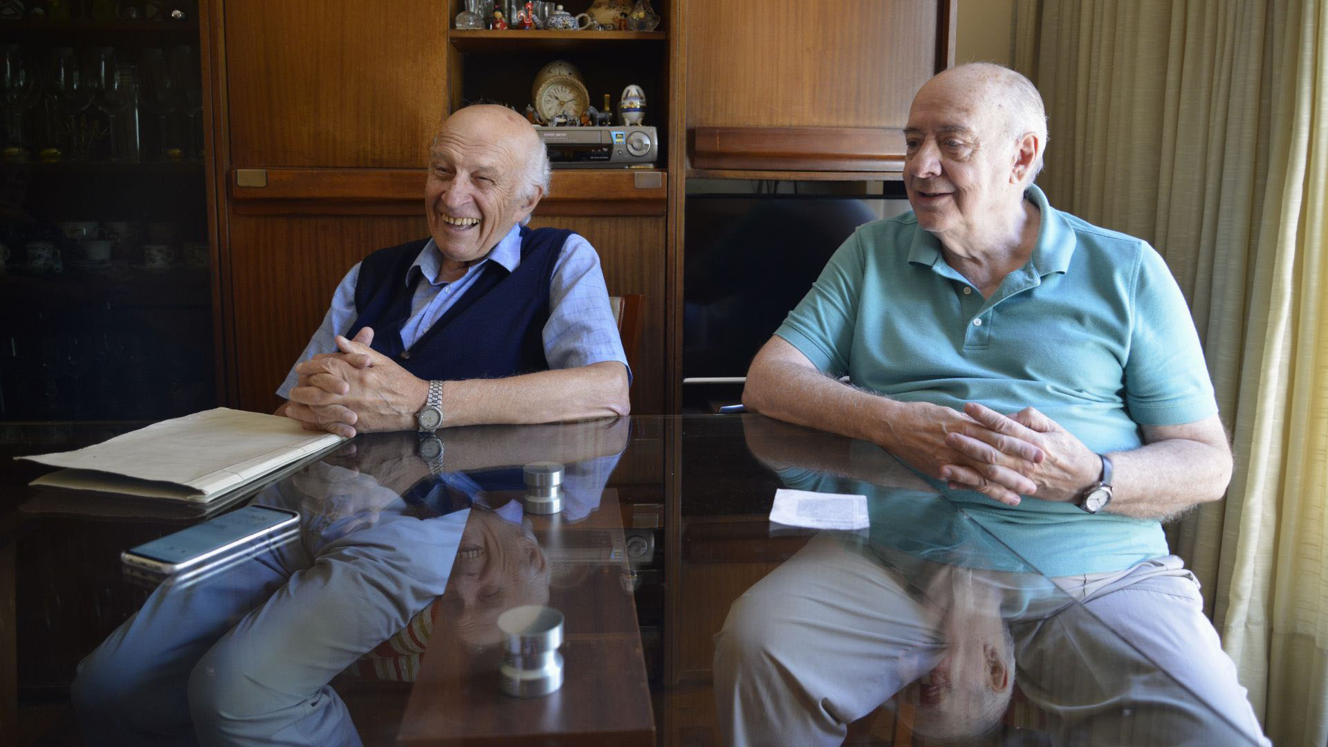 Desde hace 20, todos los sábados, Arnaldo viaja desde Ramos Mejía hasta Villa Ortúzar para pasar las mañanas con Carlos en su casa de La Pampa y el pasaje China