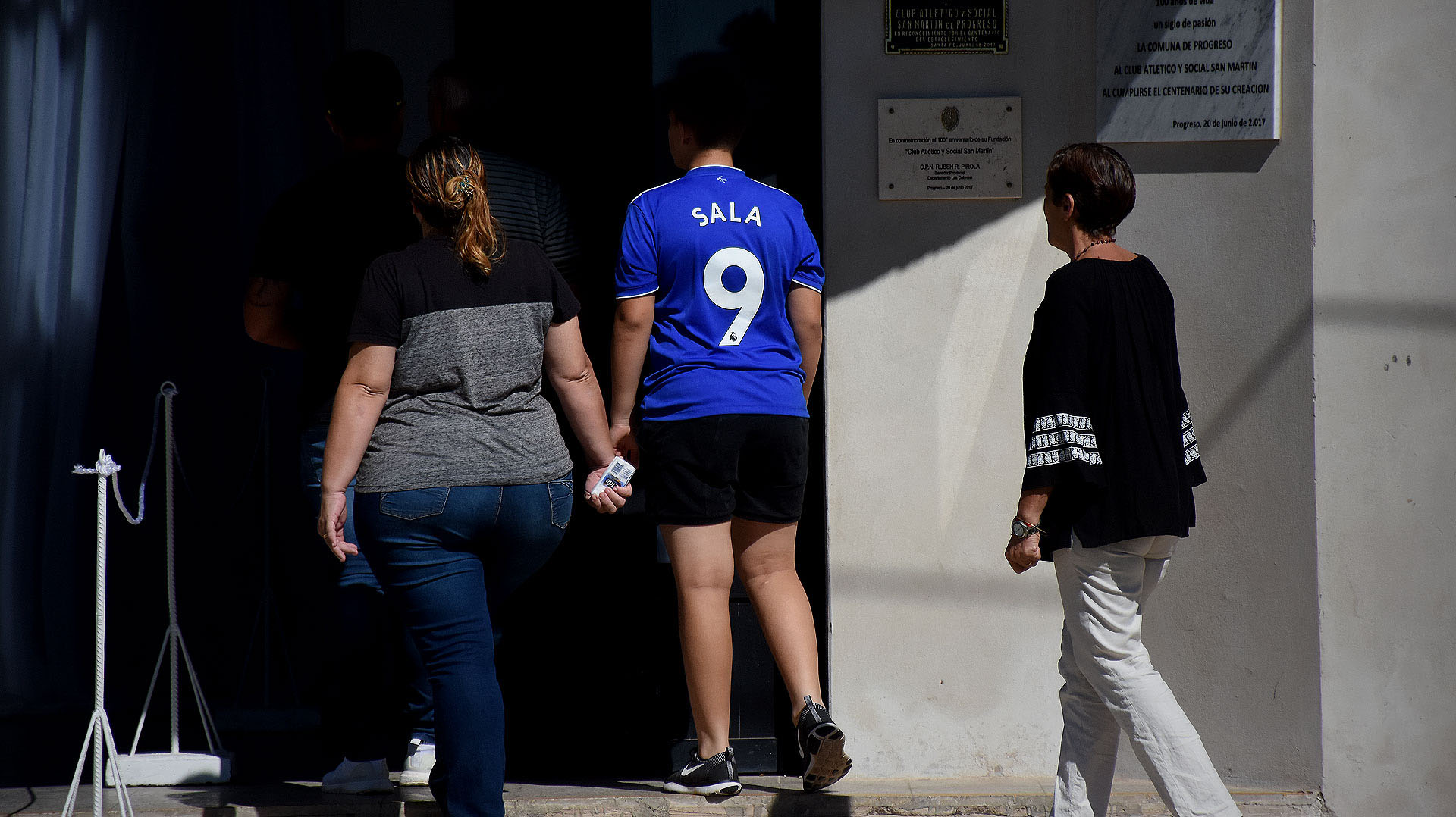 El velatorio se extendió hasta las 15 horas, momento en el que fue trasladado el cajón