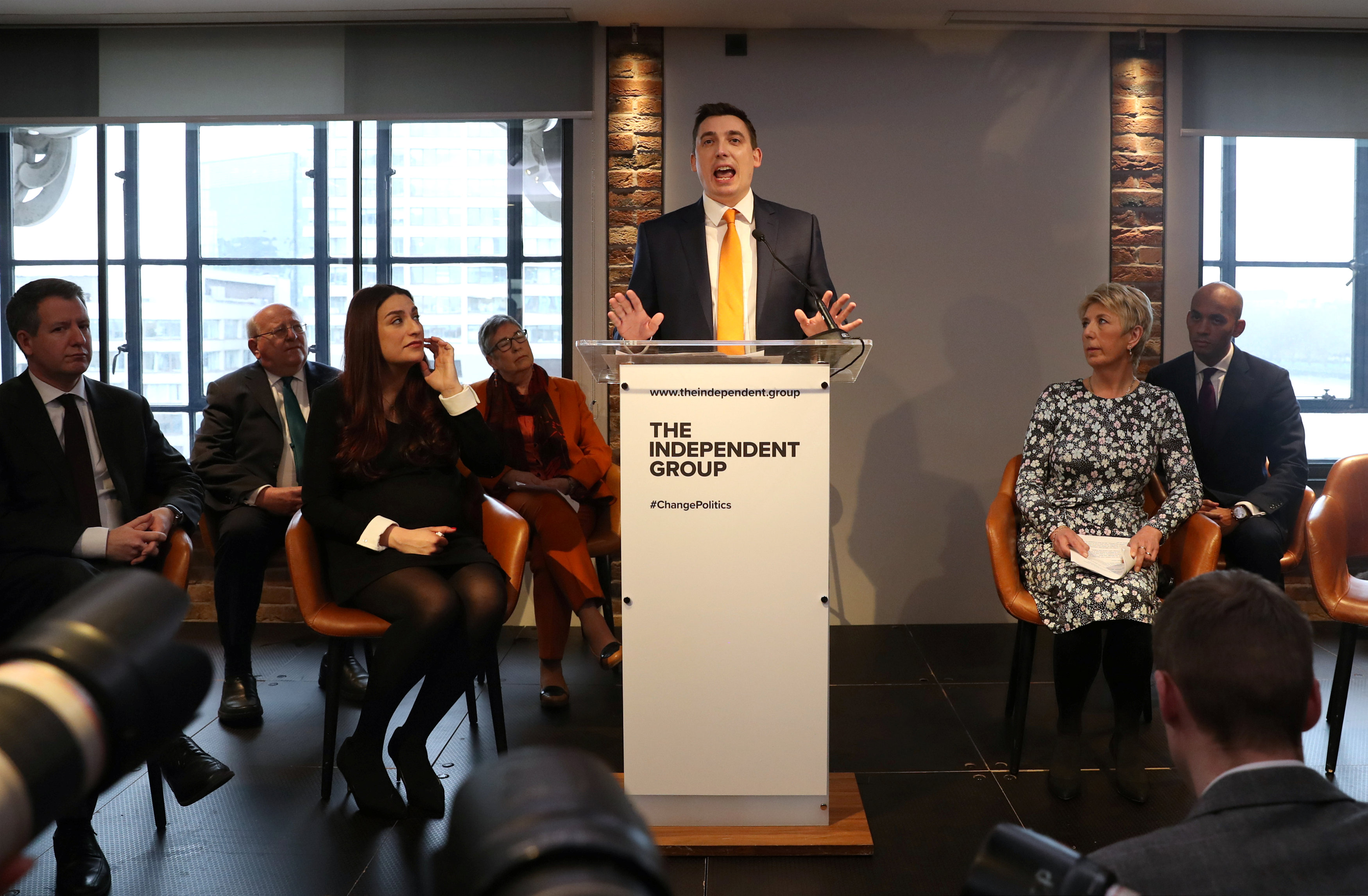 Gavin Shuker explica sus argumentos (Reuters/ Simon Dawson)