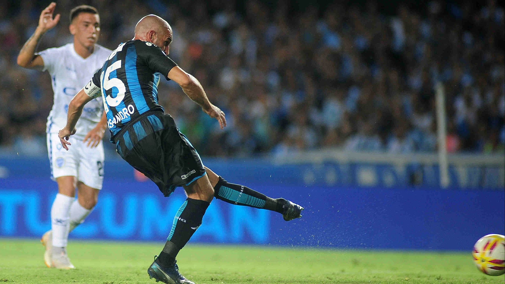 La “Academia” recibirá a Defensa en la última fecha (Foto Baires)