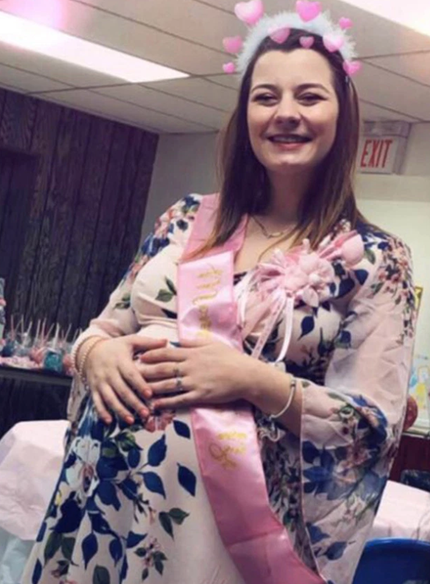 La futura madre no pudo contener las lágrimas cuando se enteró del detalle (Foto: Especial)