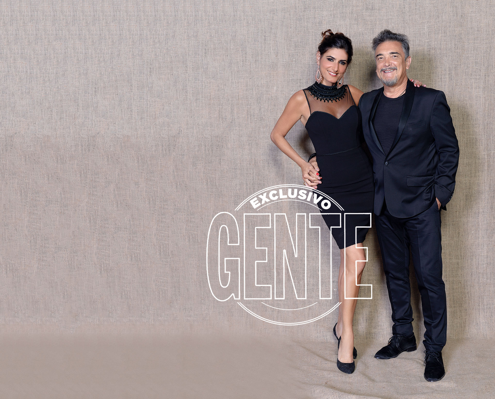 Cecilia Milone con minidress by Kelly Colombo, y Nito Artaza, en total black. No es que no respetó el dress code impuesto: minutos antes de salir rumbo al Costa Galana, se probó el vestido elegido pero le quedaba chico.