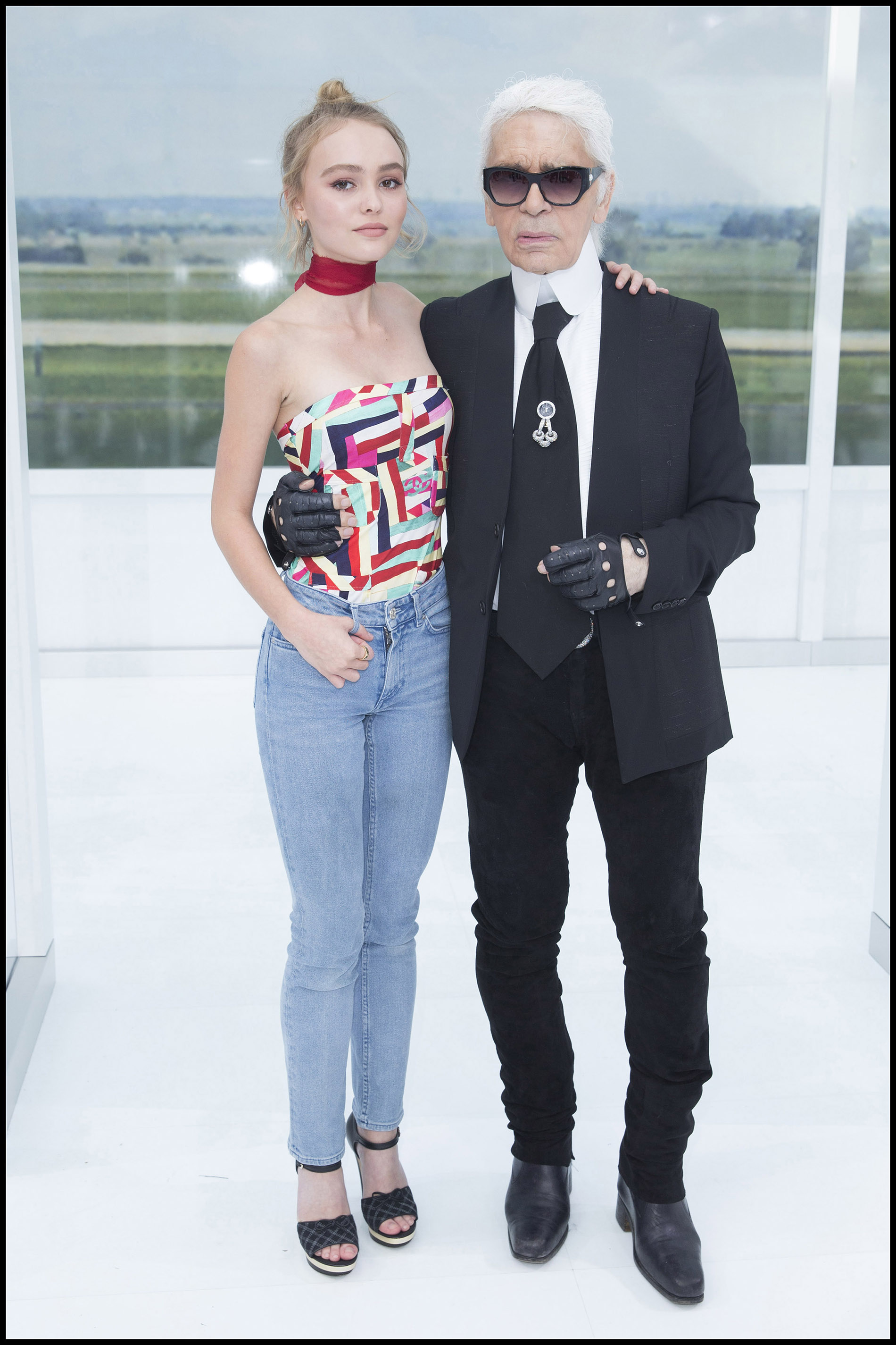 Lily-Rose Depp, una cara de la renovación de Karl Lagerfeld