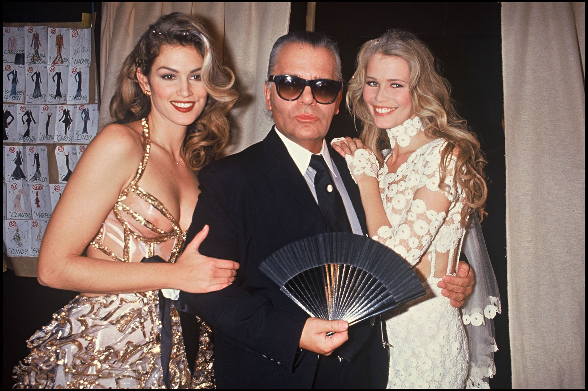Karl entre Cindy Crawford y Claudia Schiffer.