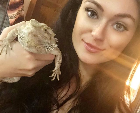 Ocho de cada 10 animales que viven en su granja tienen nombres inspirados en la saga de “El Señor de los Anillos” (Foto: Instagram @adrirachelle)