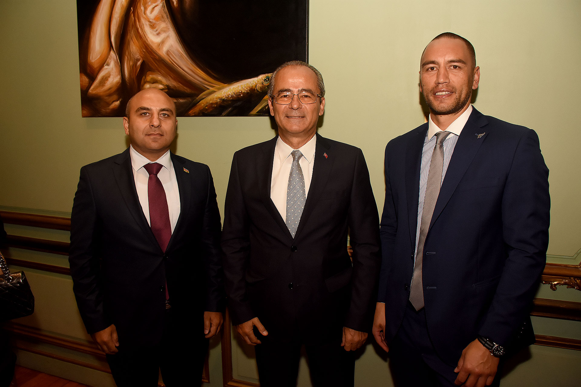 Rashad Aslanov, embajador de la República de Azerbaiyán en Argentina; Vural Altay, embajador de Turquía en Argentina y Tane Waetford, primer secretario de la embajada de Nueva Zelanda en Argentina
