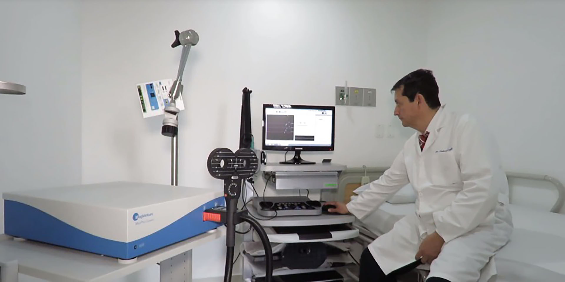 Ondas magnética repetitiva aplicadas en el cerebro de los pacientes puede modificar la respuesta neuronal del cerebro encargada del movimiento y activar los músculos.