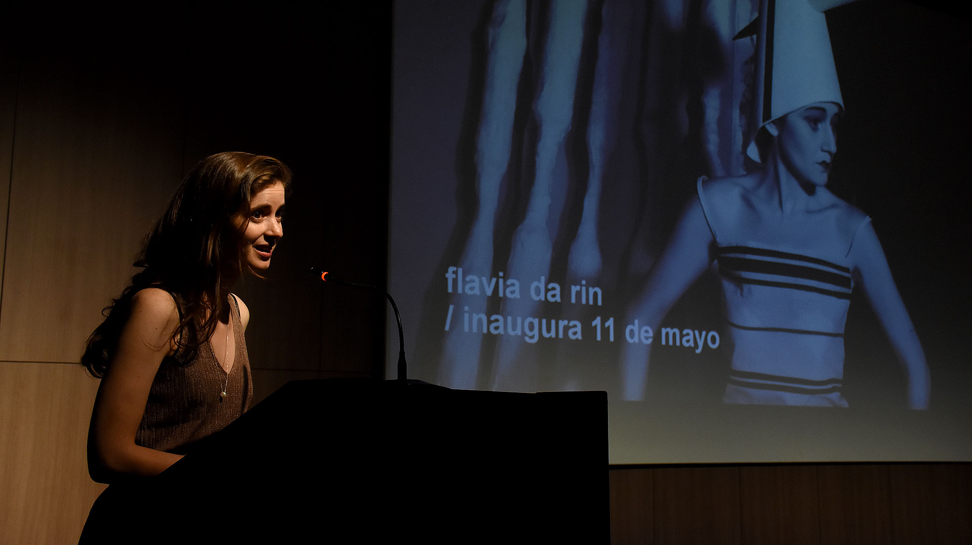 Laura Hakel, curadora de la obra de Flavia Da Rin que estrena el 11 de mayo de 2019. “Una serie de trabajos autoretratos que construye un relato escénico”