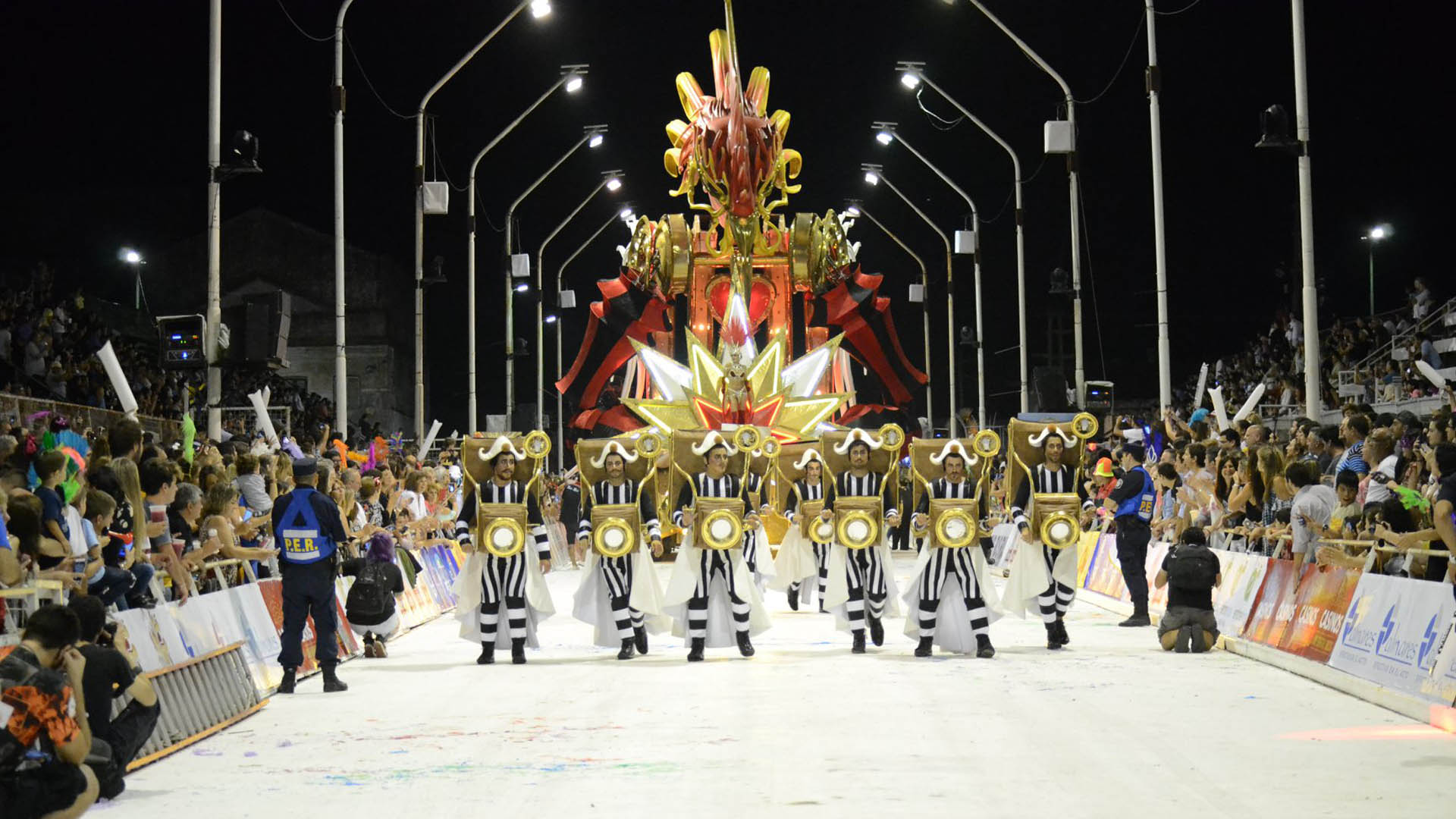 Más de 80 mil personas ya disfrutaron del carnaval de Gualeguaychú, que  busca igualar los números de la temporada pasada - Infobae