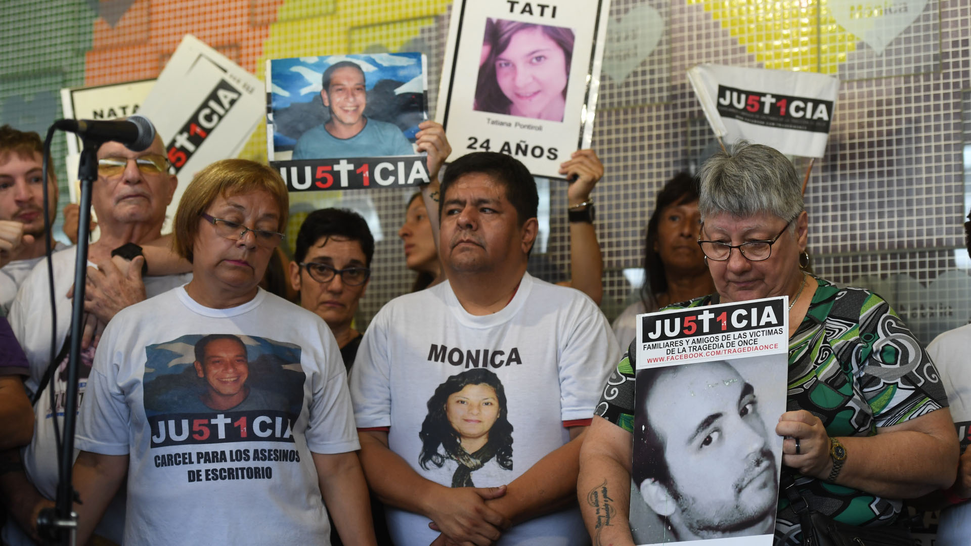 En la Tragedia de Once murieron 51 personas (incluida una mujer embarazada, por lo que los familiares hablan de 52 víctimas)