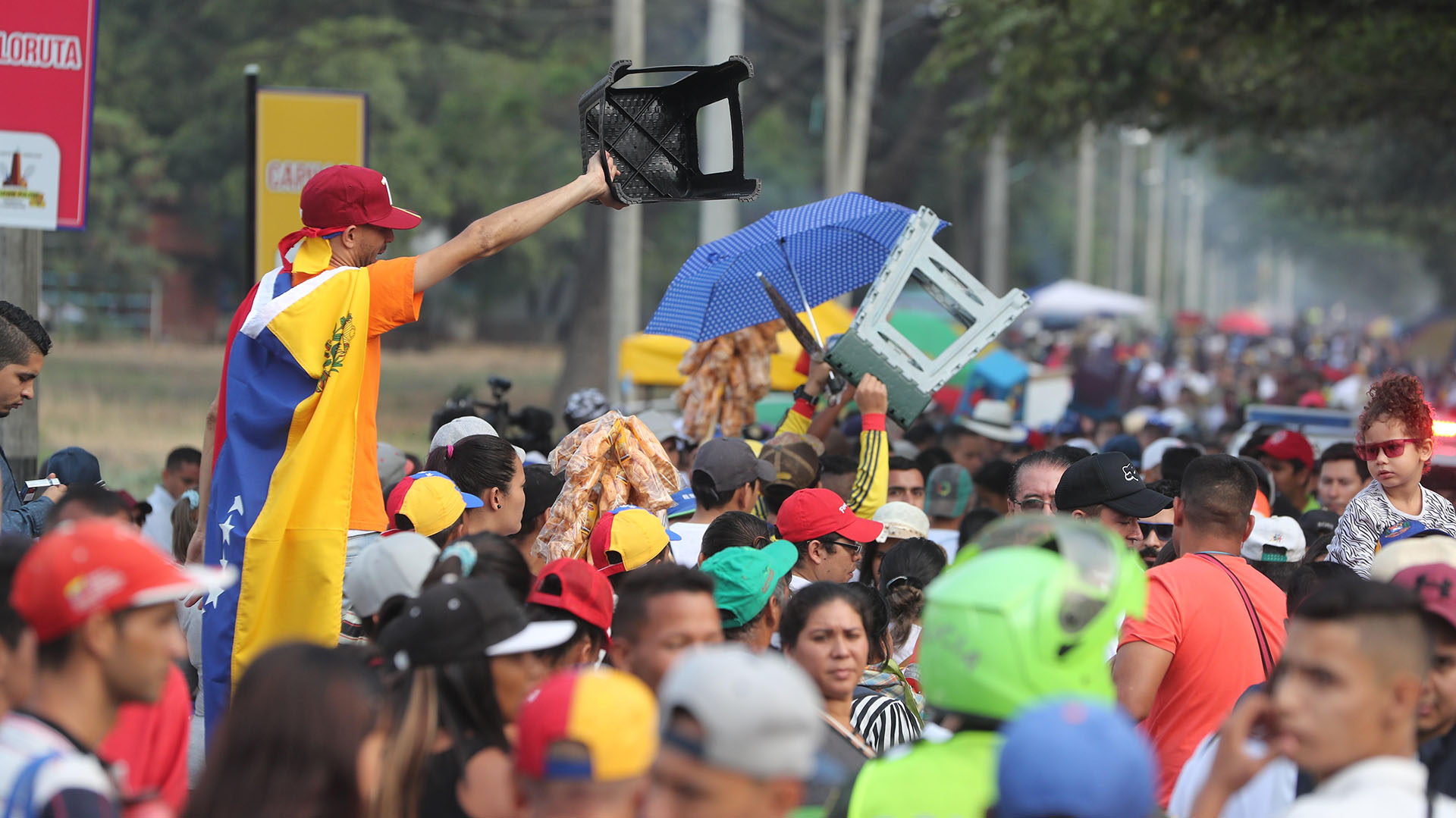 Venezolanos en el concierto Venezuela Aid Live en Cúcuta, Colombia. (EFE/ Ernesto Guzmán