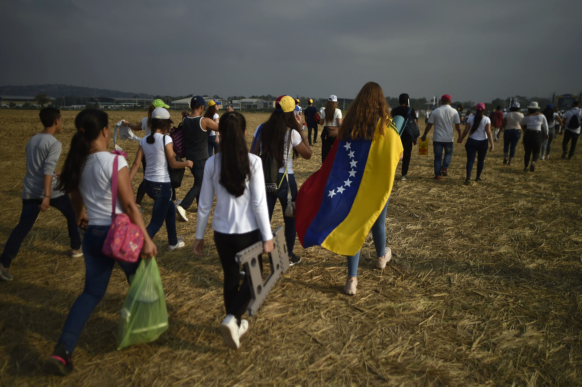 Crece la multitud en el concierto “Venezuela Aid Live”. AFP)