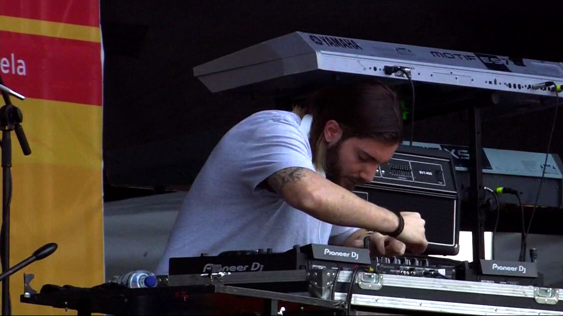 El DJ y productor sueco Alessandro Lindblad, más conocido como “Alesso”