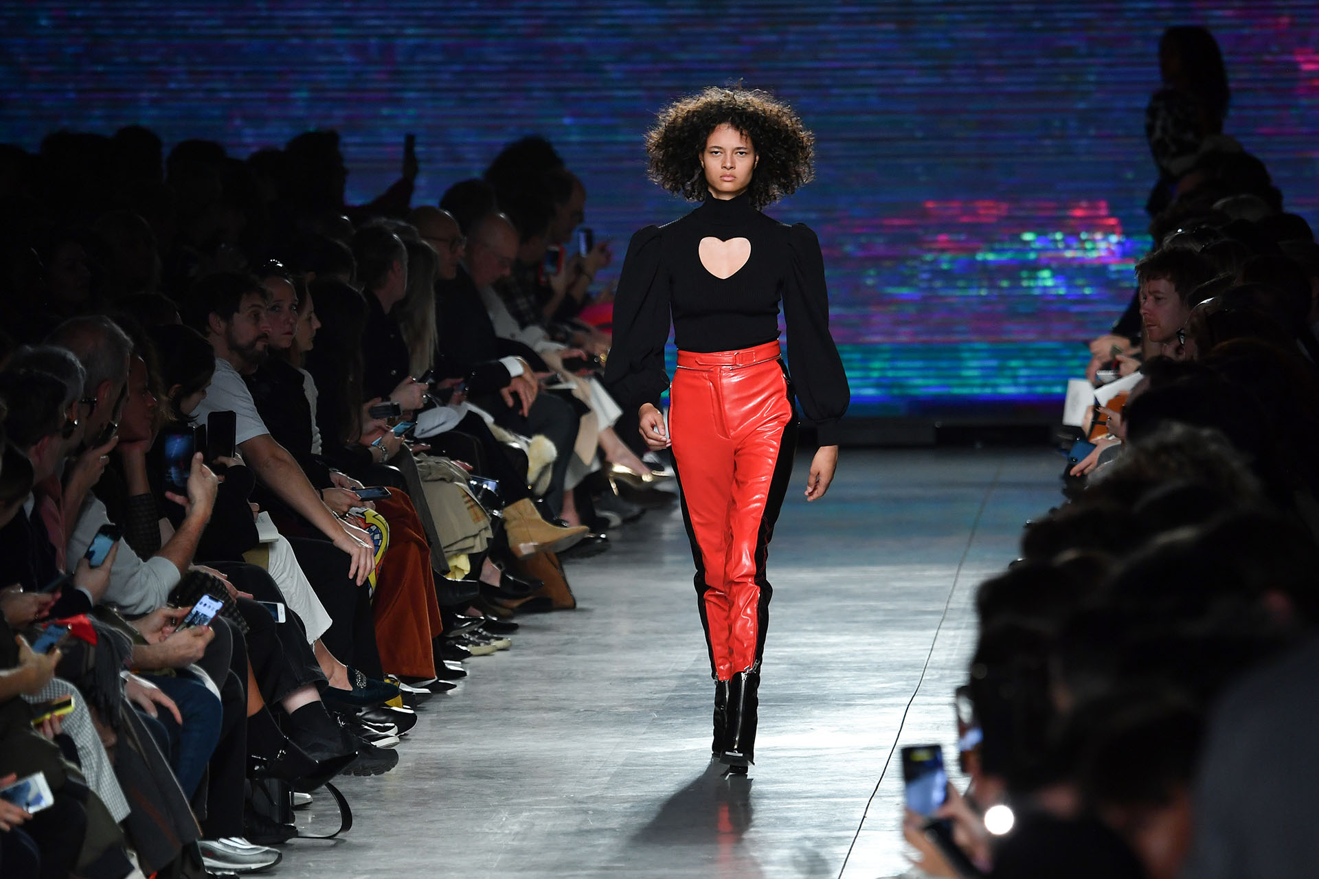 MSGM presentó su colección con pantalones de cuero, chaquetas y tops (AFP)