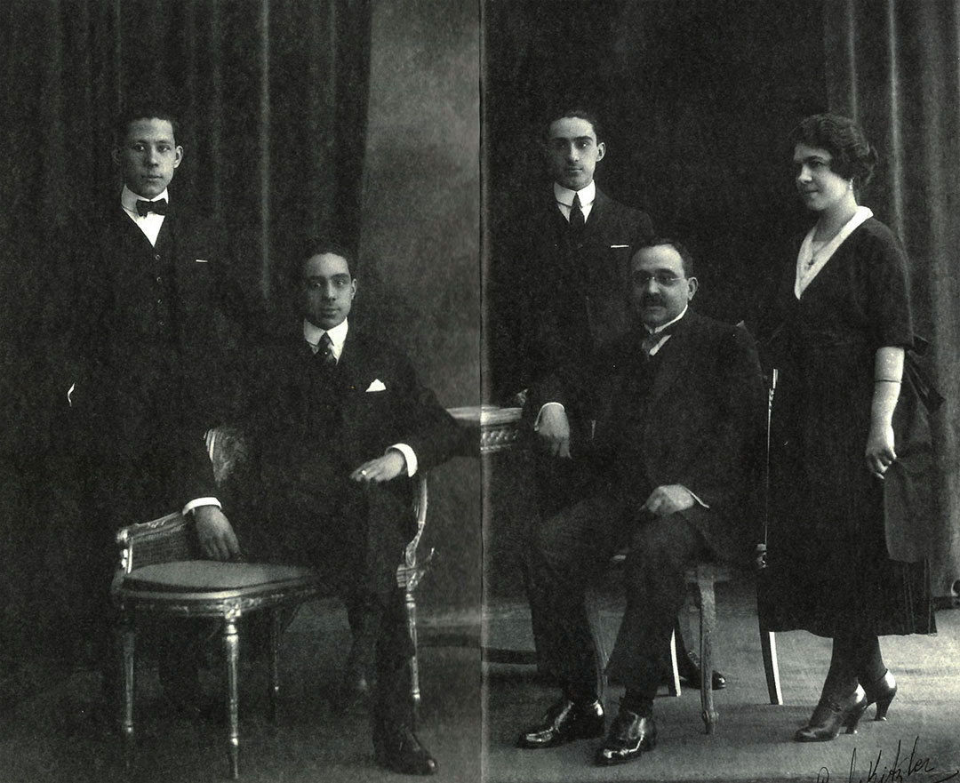 Emilio Poblet Diez rodeado de sus hijos Francisco, Emilio, Ricardo y Antonio (Archivo Familia Poblet)