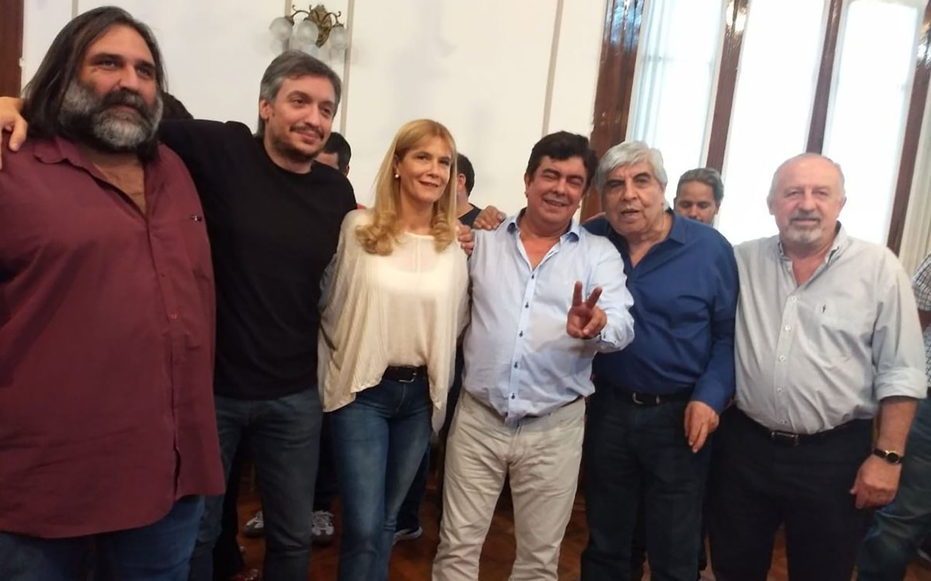 El PJ se mostró unido para enfrentar a Vidal en las elecciones bonaerenses. Alguien del entorno comentó, “¿Vos viste como está Baradel? A punto de explotar. Parece que se hubiera comido toda la ayuda humanitaria que iba para Venezuela él solo.