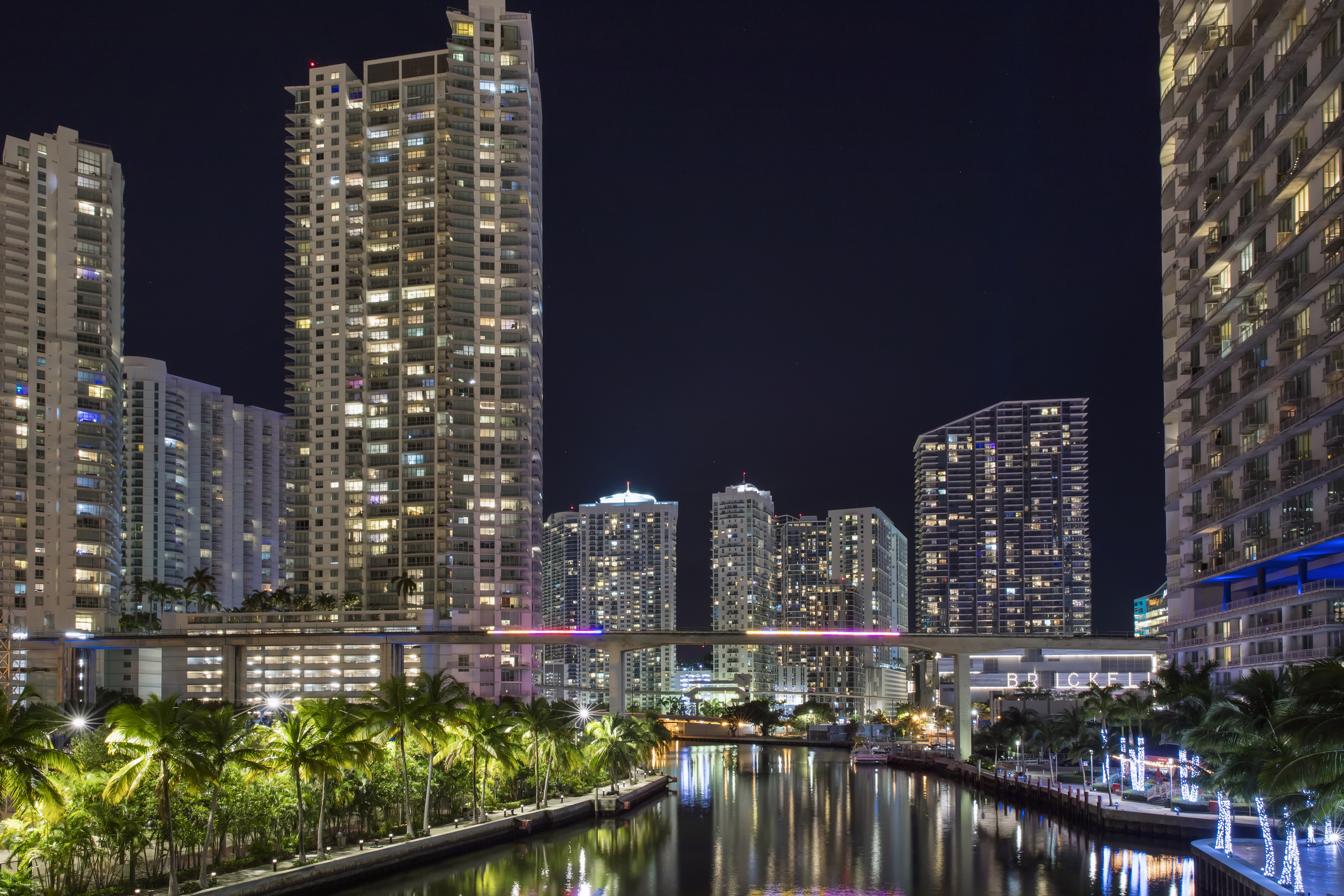 Una vista del río Miami. Los turistas pueden encontrar mucho que ver y hacer más allá de South Beach. Foto: Scott Baker para The New York Times