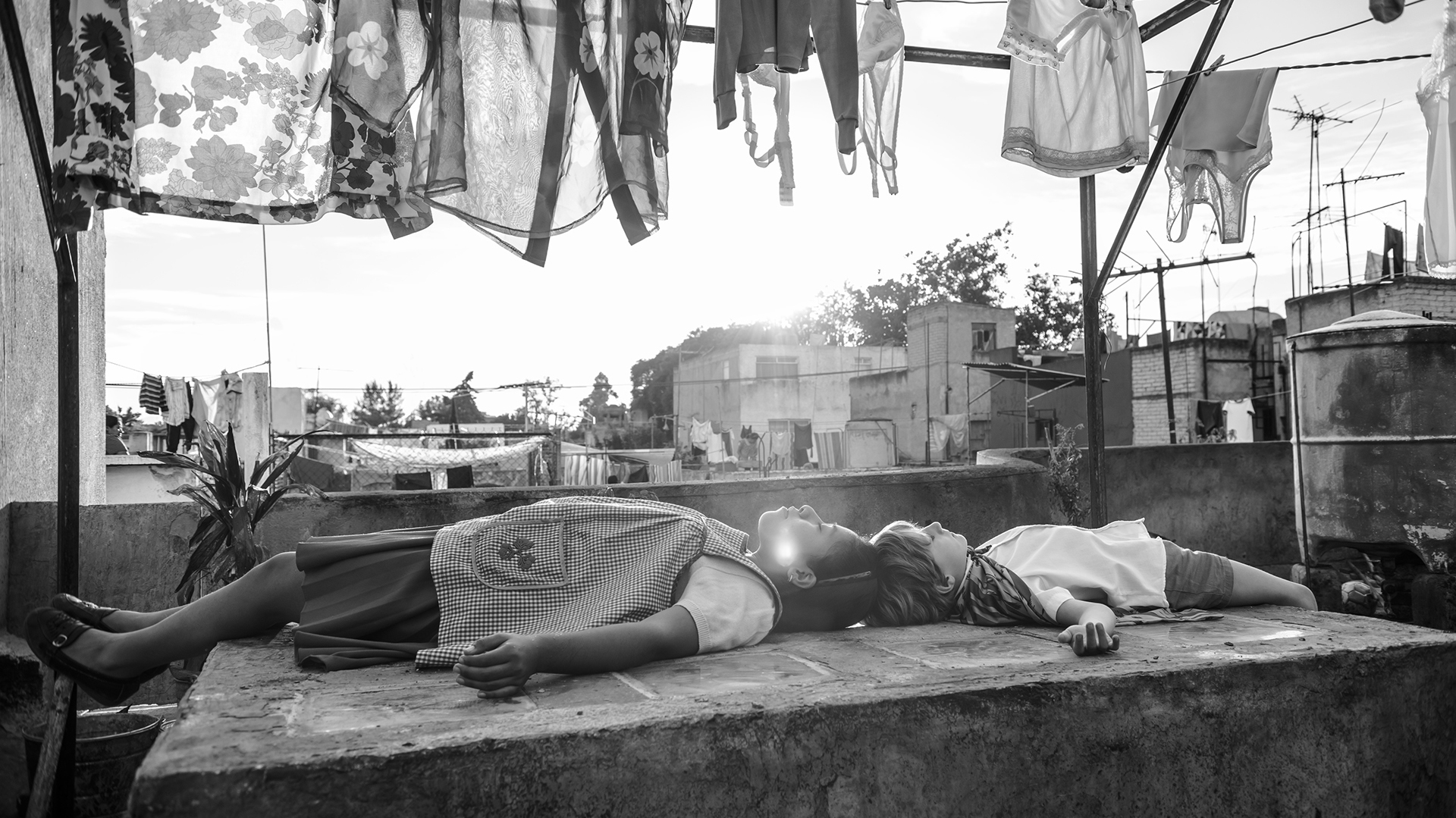 Una escena del filme de Cuarón en la Roma. (Foto: Netflix)
