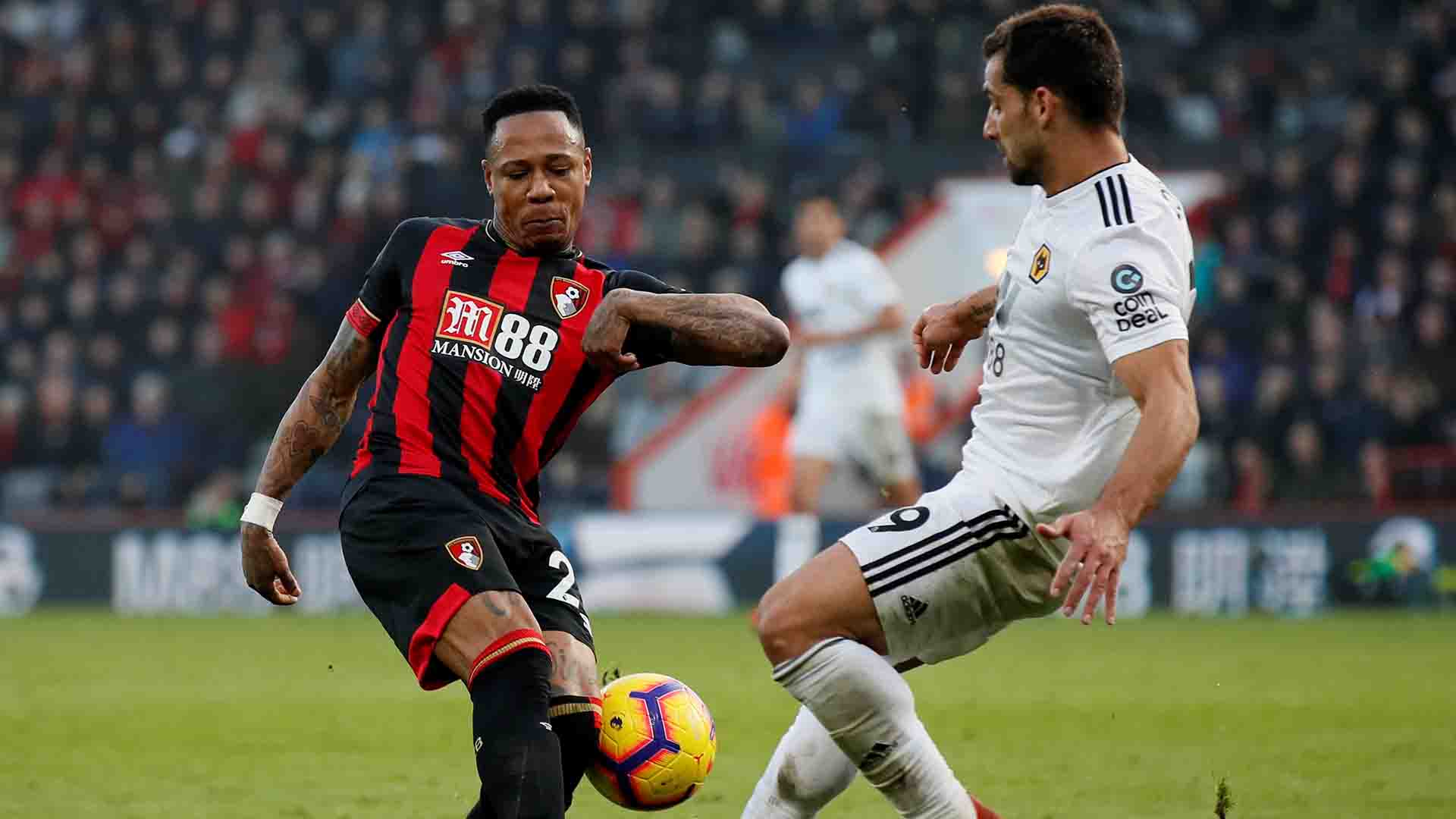El pase de Nathaniel Clyne pertenece al Liverpool (Reuters)