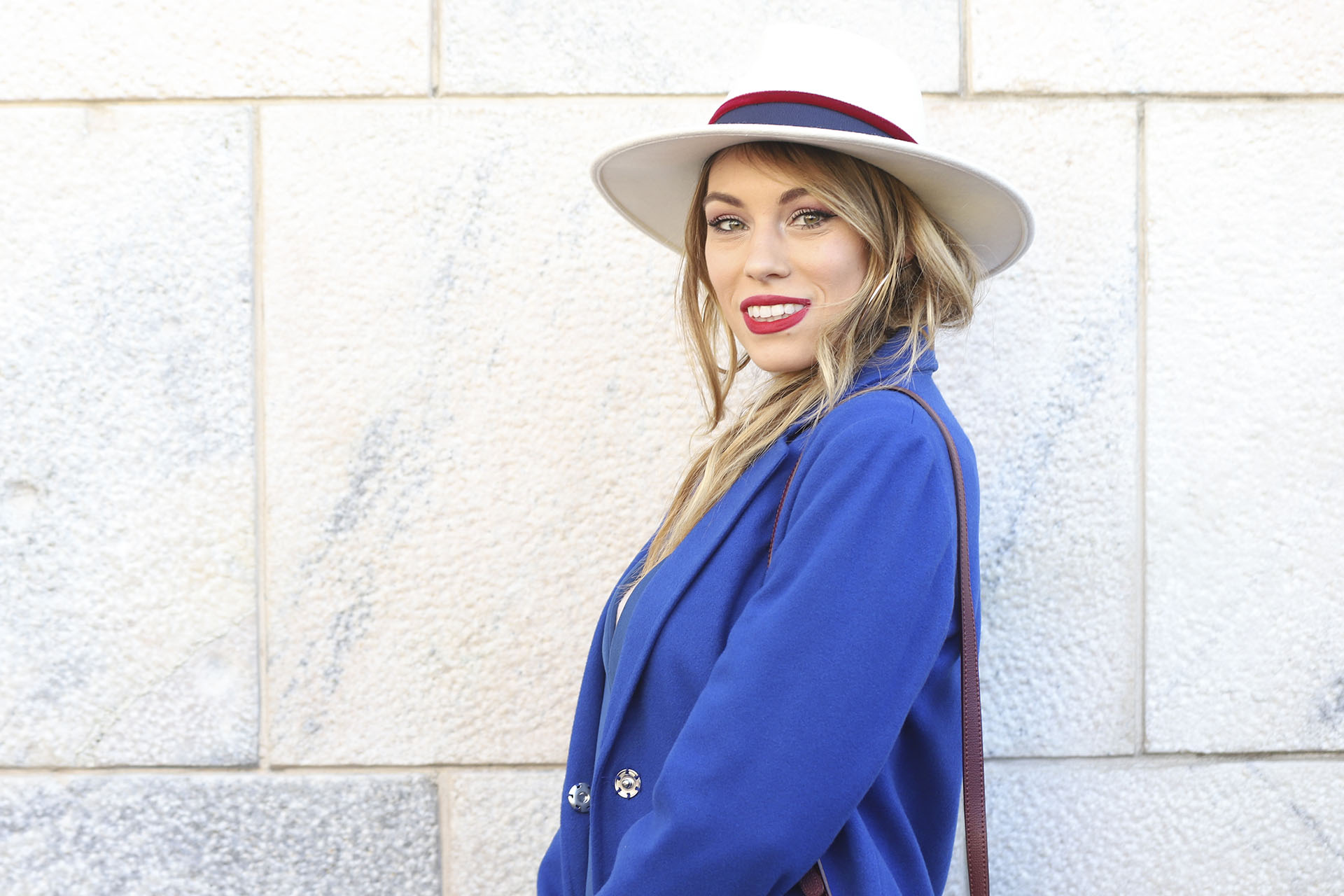 Los sombreros de ala ancha otro aliado para vestir y completar los looks