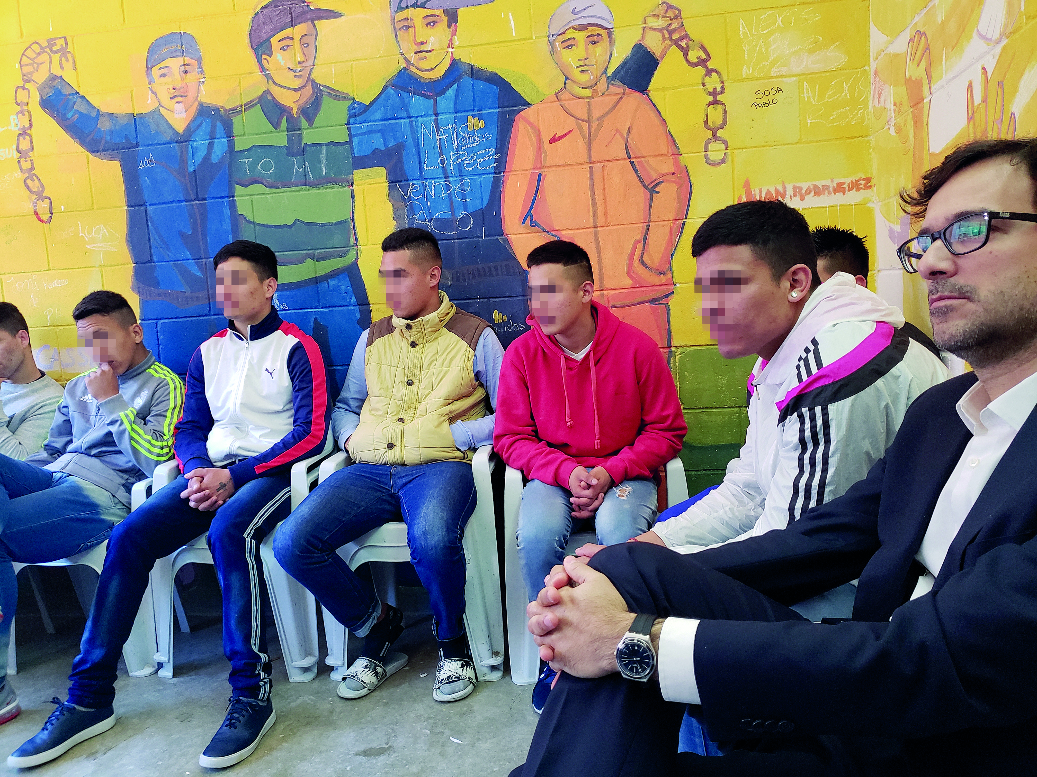 Benítez, en una visita a un instituto de menores en Virrey del Pino, La Matanza.
