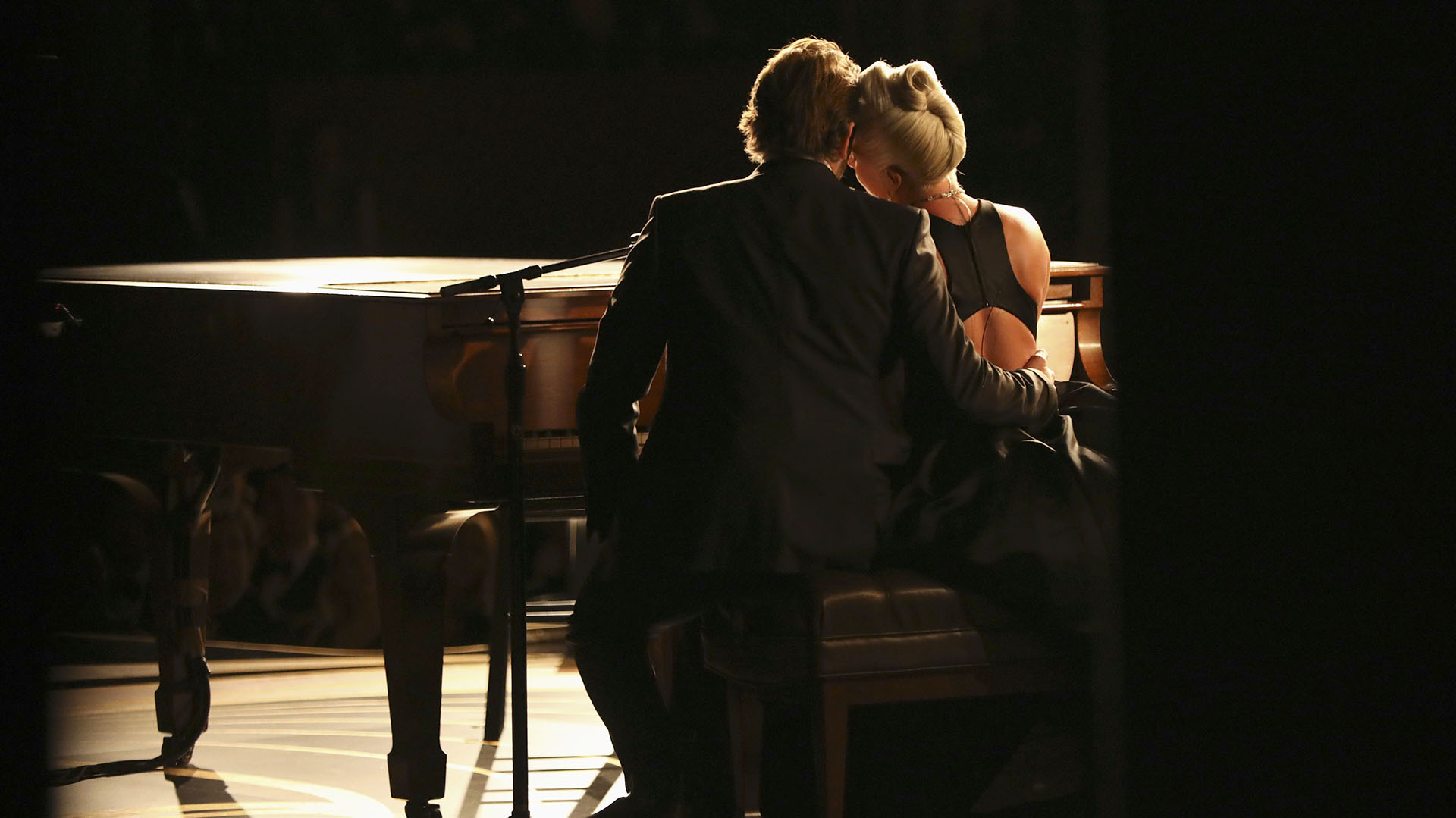 La presentación de Bradley Cooper y Lady Gaga en los premios Oscar 2019 (Reuters)