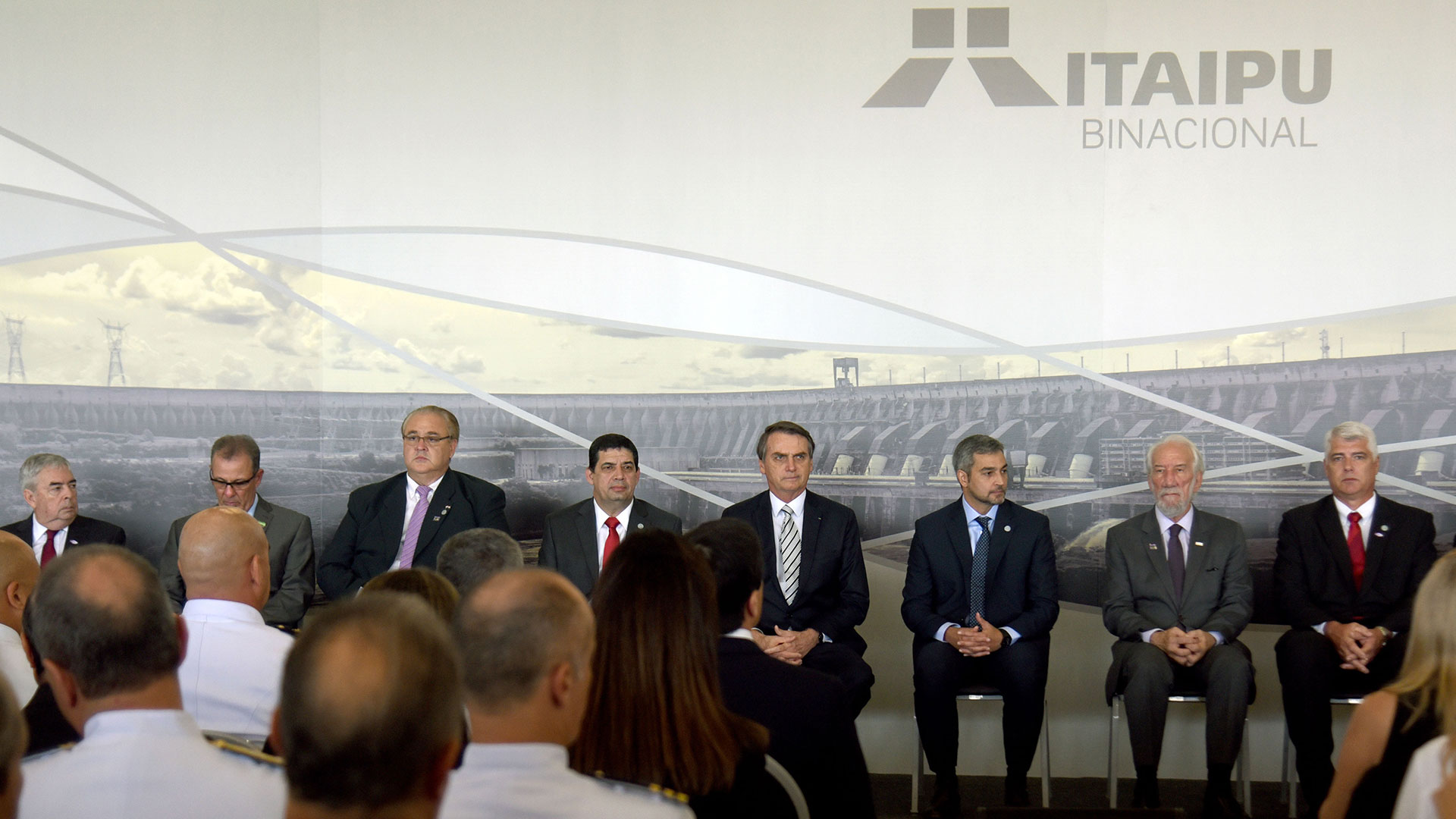 Jair Bolsonaro durante un acto en la hidroeléctrica binacional Itaipú (AFP)