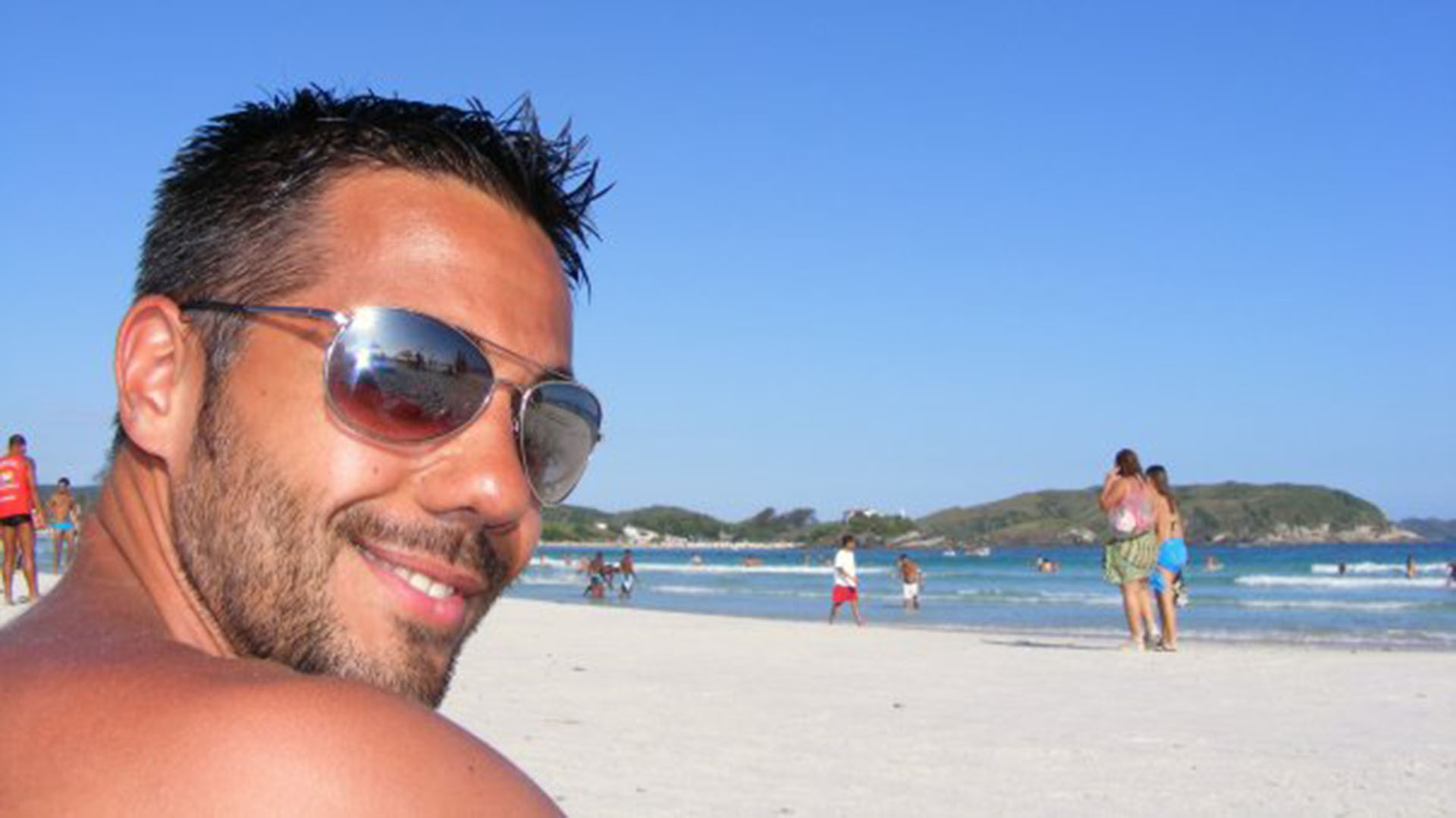 Luis Decio actualmente vive en Madrid, España