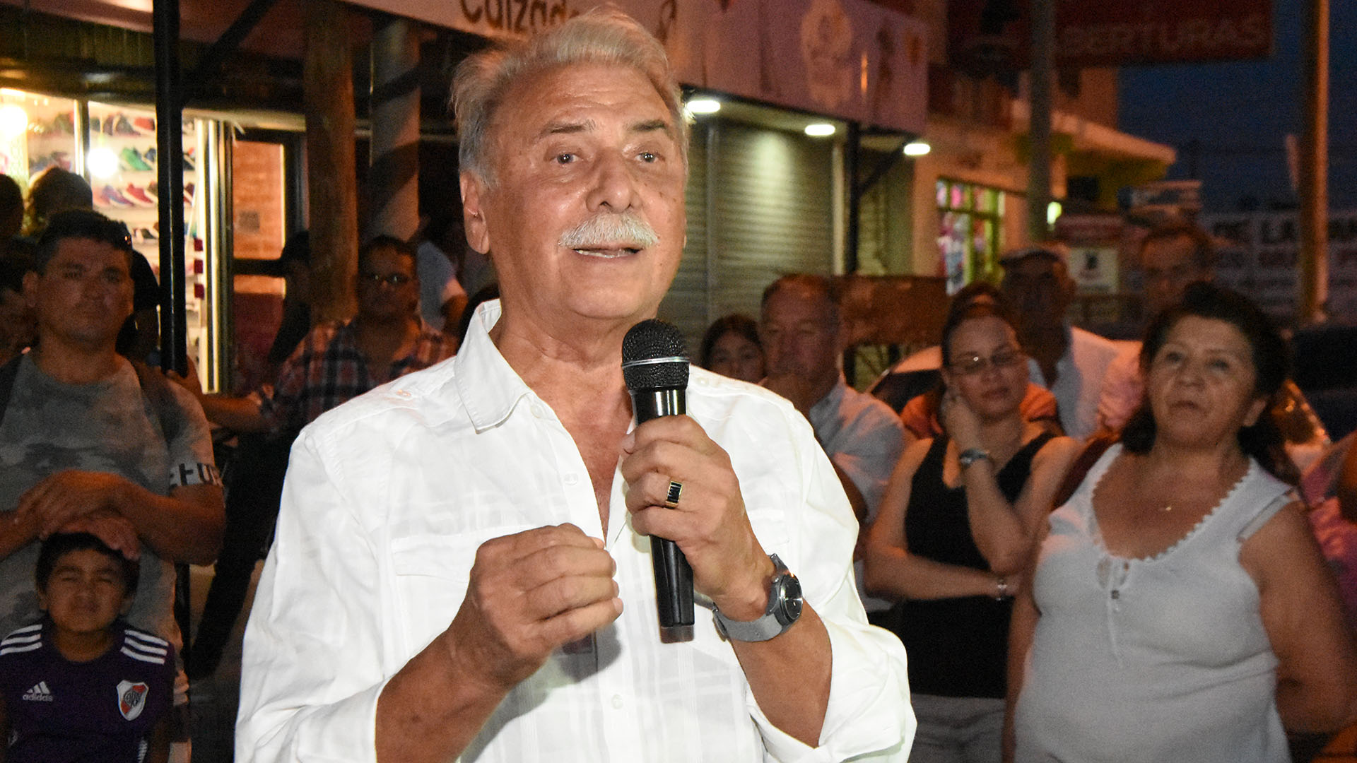 Los votos al ex gobernador Jorge Sobisch podrían redireccionarse hacia Cambiemos y el MPN según la lectura que hacen en el gobierno nacional