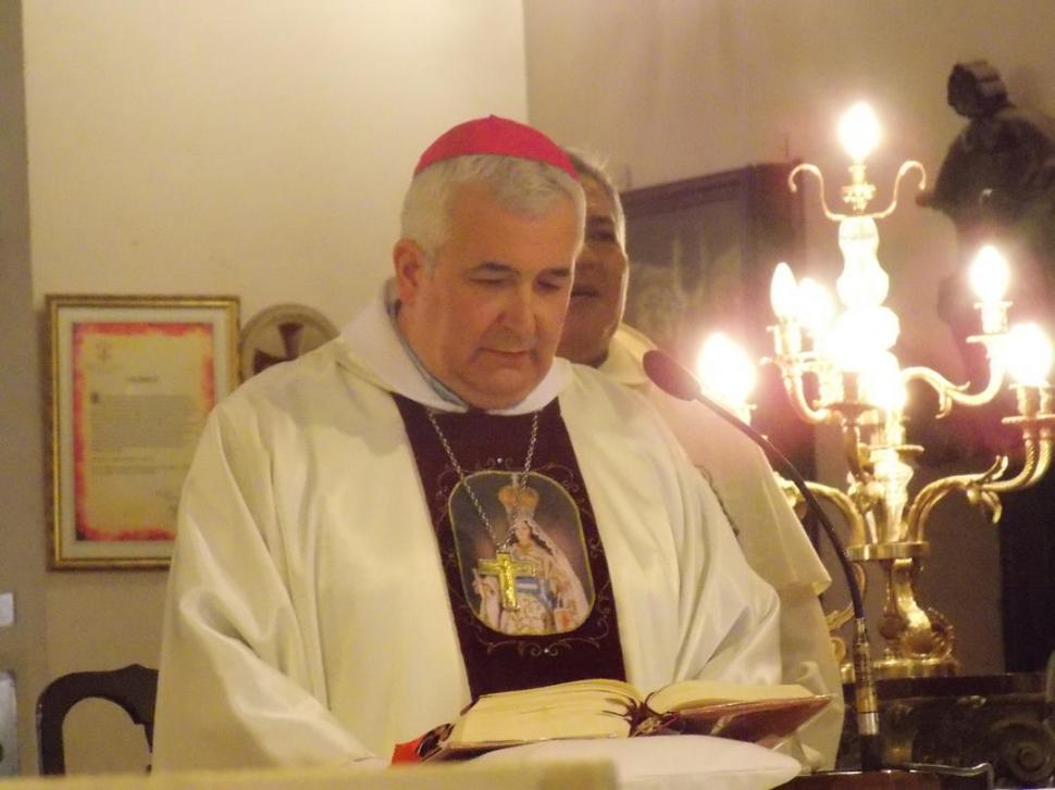 El obispo Carlos Sánchez
