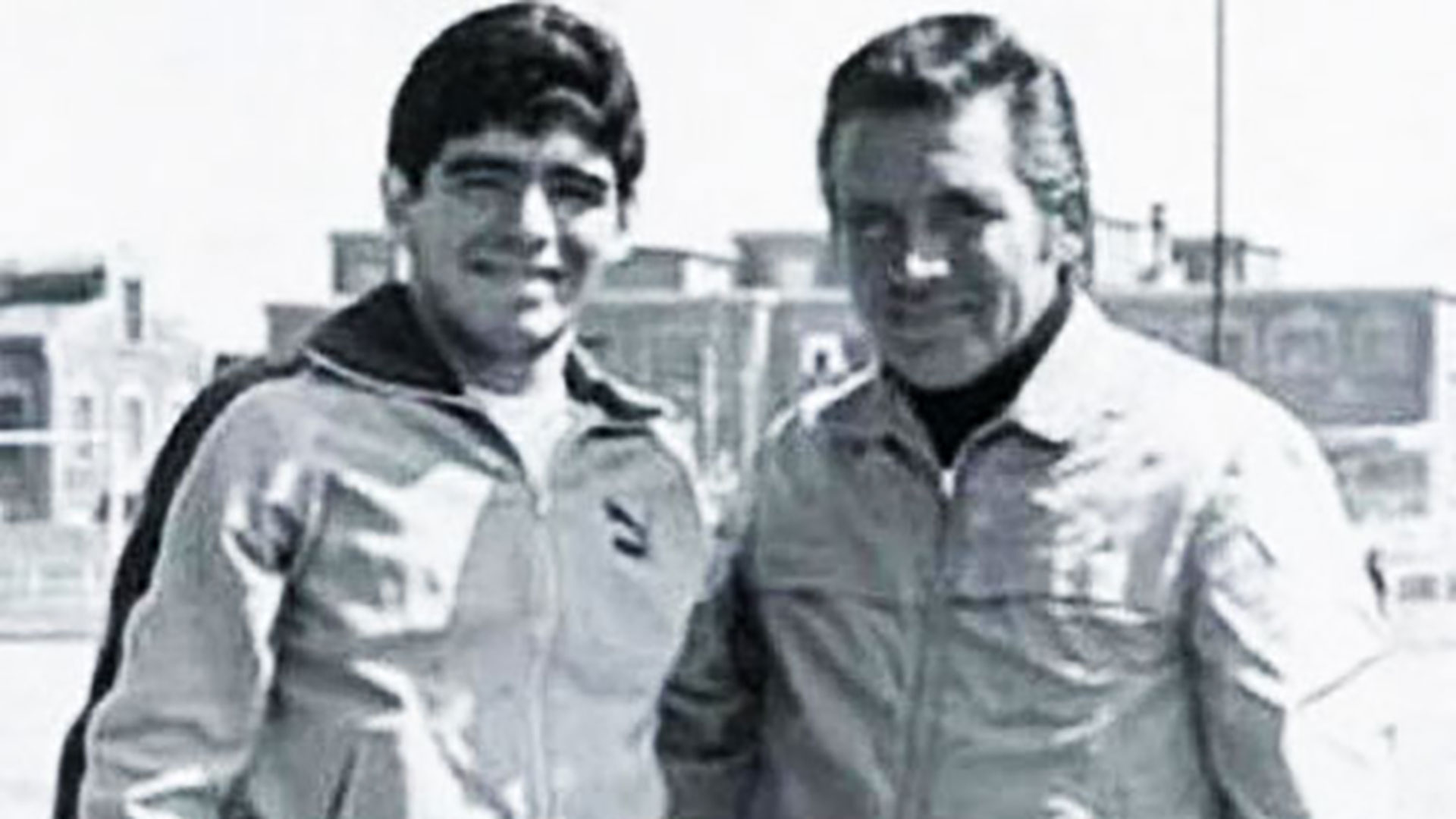 Cornejo, junto a Diego ya consagrado