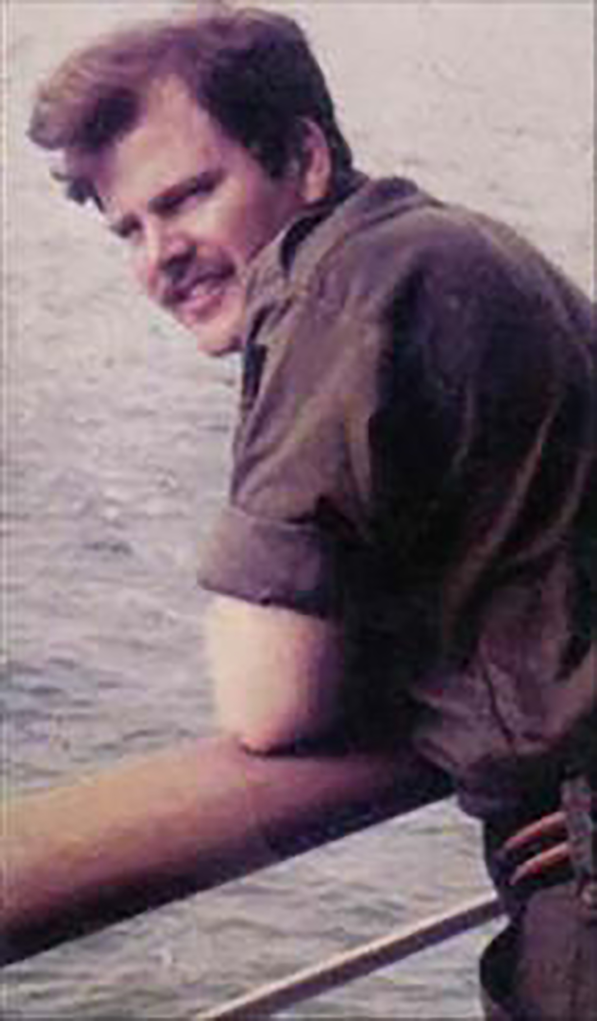 Alexander Shaw, era mecánico electricista de los PARA 3. Murió el 13 de junio de 1982, tenía 25 años y un hijo de 3 años llamado Craig