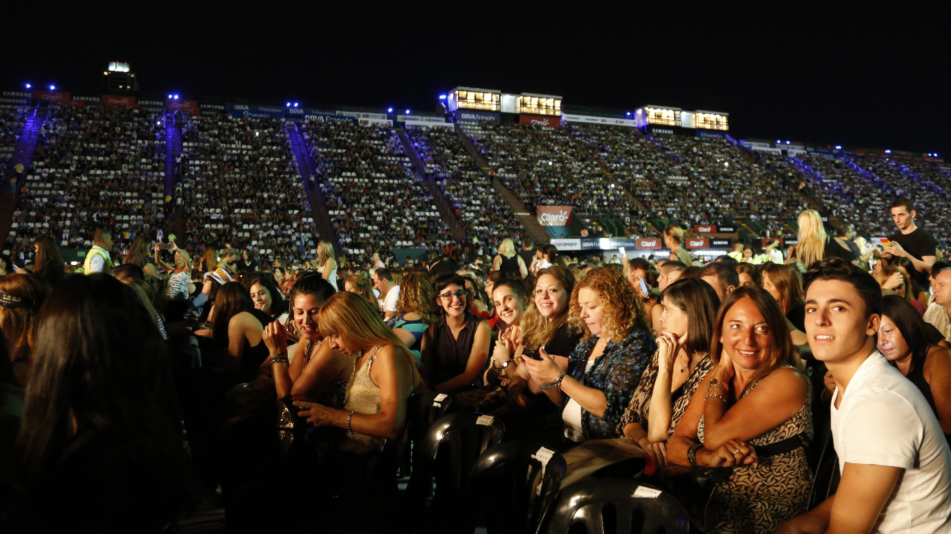 El estadio no presentó ni un solo lugar vacío a la hora en la que comenzó show