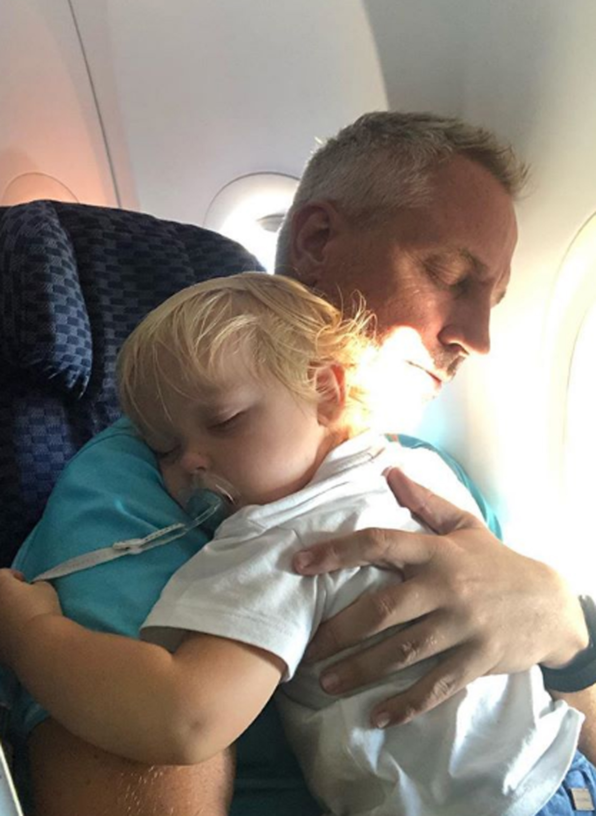 Mirko y Marley viajaron a Punta Cana y el padre dejó una tierna postal en las redes con su bebé dormido (Foto: Instagram)