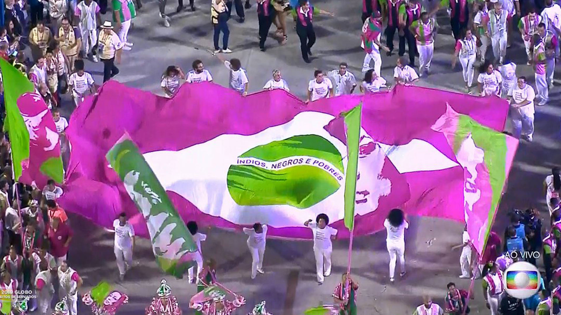 La bandera de Brasil presentada por el grupo Mangueira