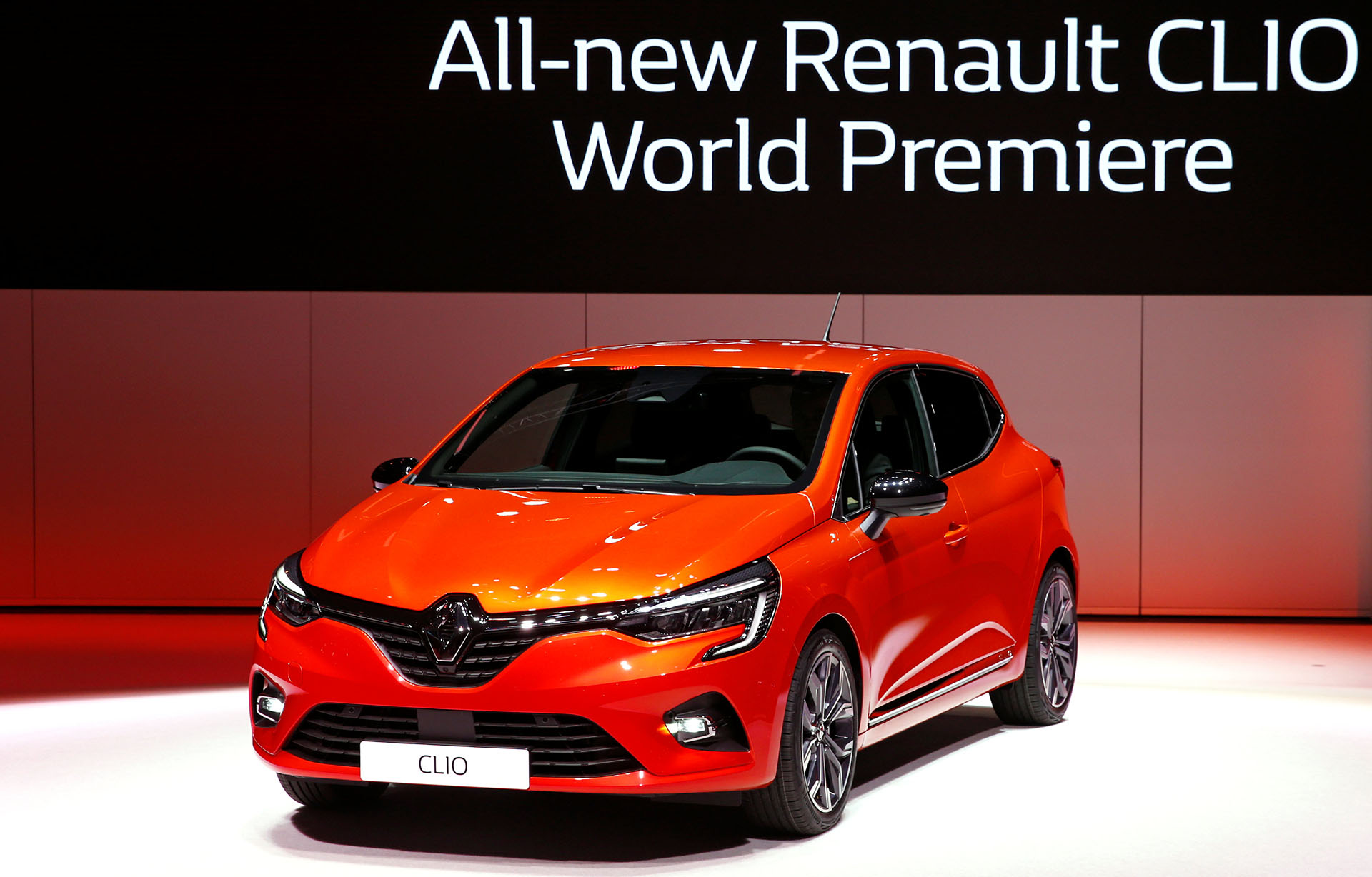 El nuevo Renault Clio fue presentado por el CEO de la compañía, Thierry Bollore