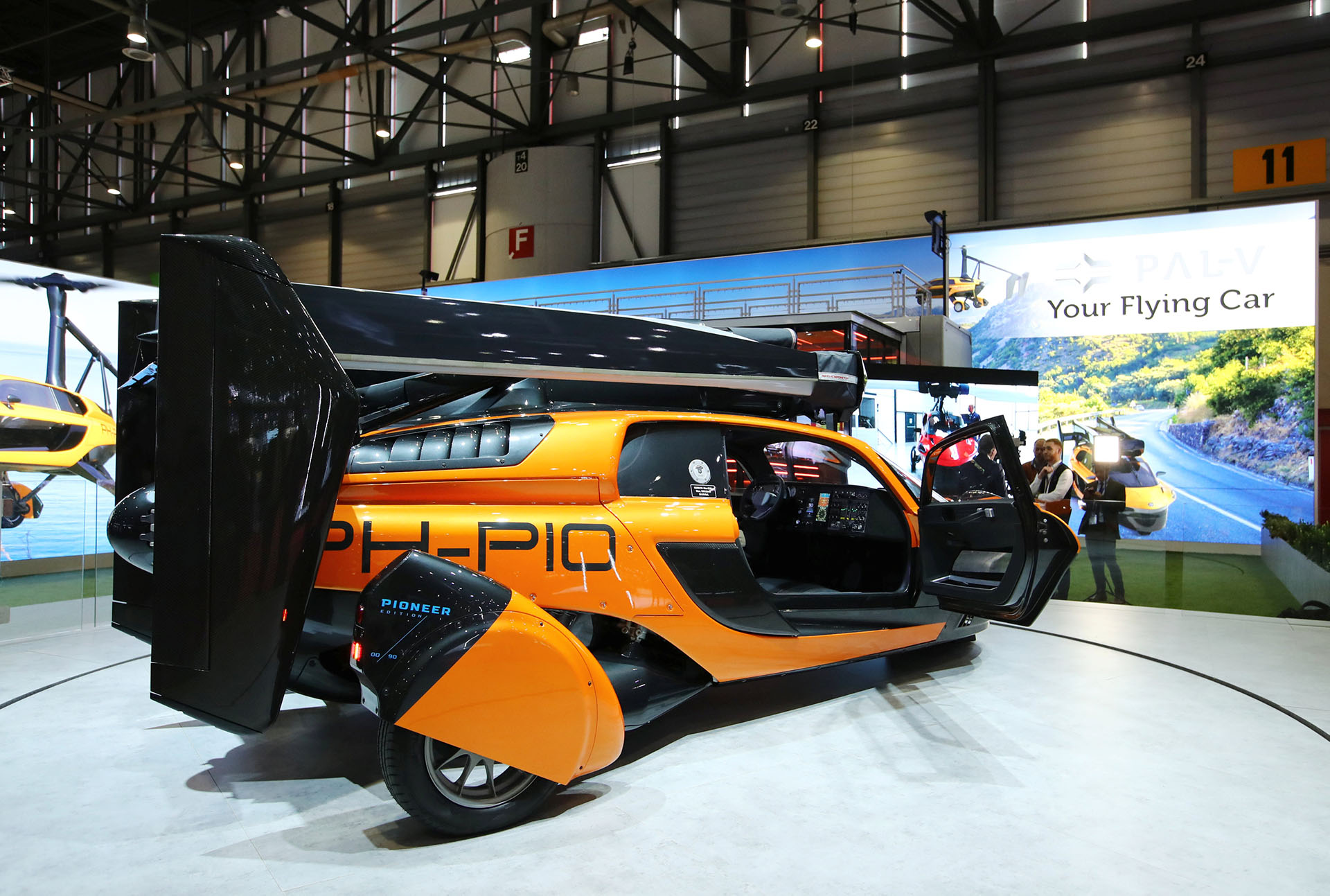 Con capacidad para 2 personas con 90 kilos de equipaje, el PAL-V Flying Car promete ser el primer automóvil volador del mercado